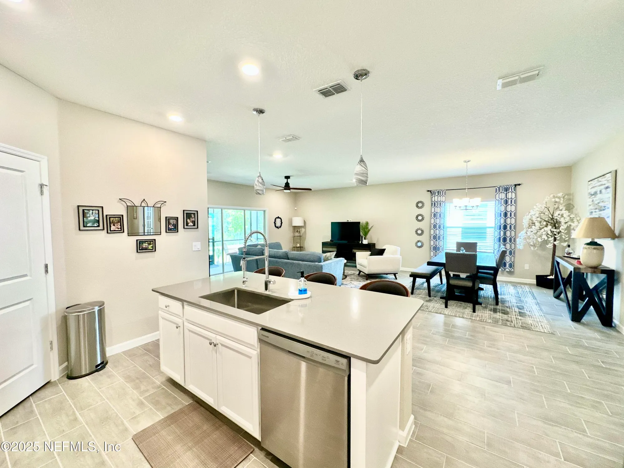 Property Slideshow image 9 of 47 | 75586 pondside ln, Yulee, FL, 32097