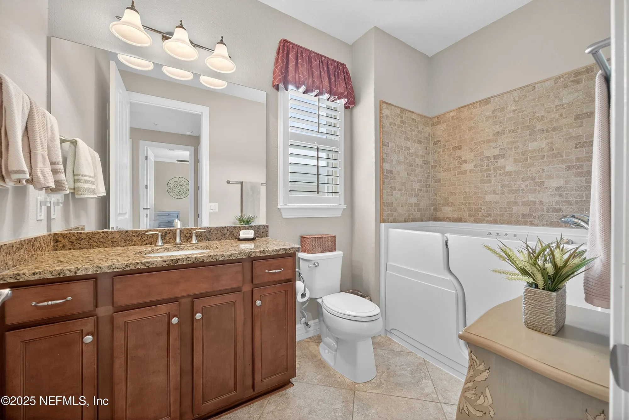 Property Slideshow image 24 of 30 | 11736 surfbird cir 17d, Jacksonville, FL, 32256