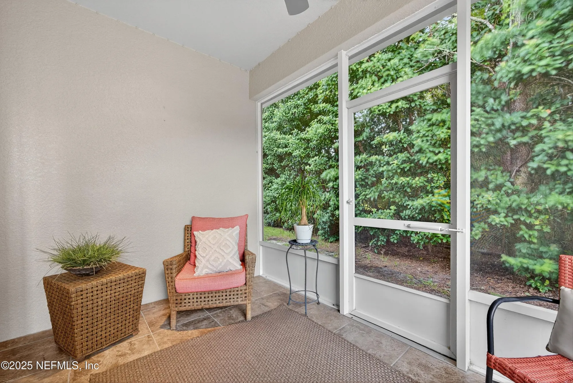 Property Slideshow image 14 of 30 | 11736 surfbird cir 17d, Jacksonville, FL, 32256