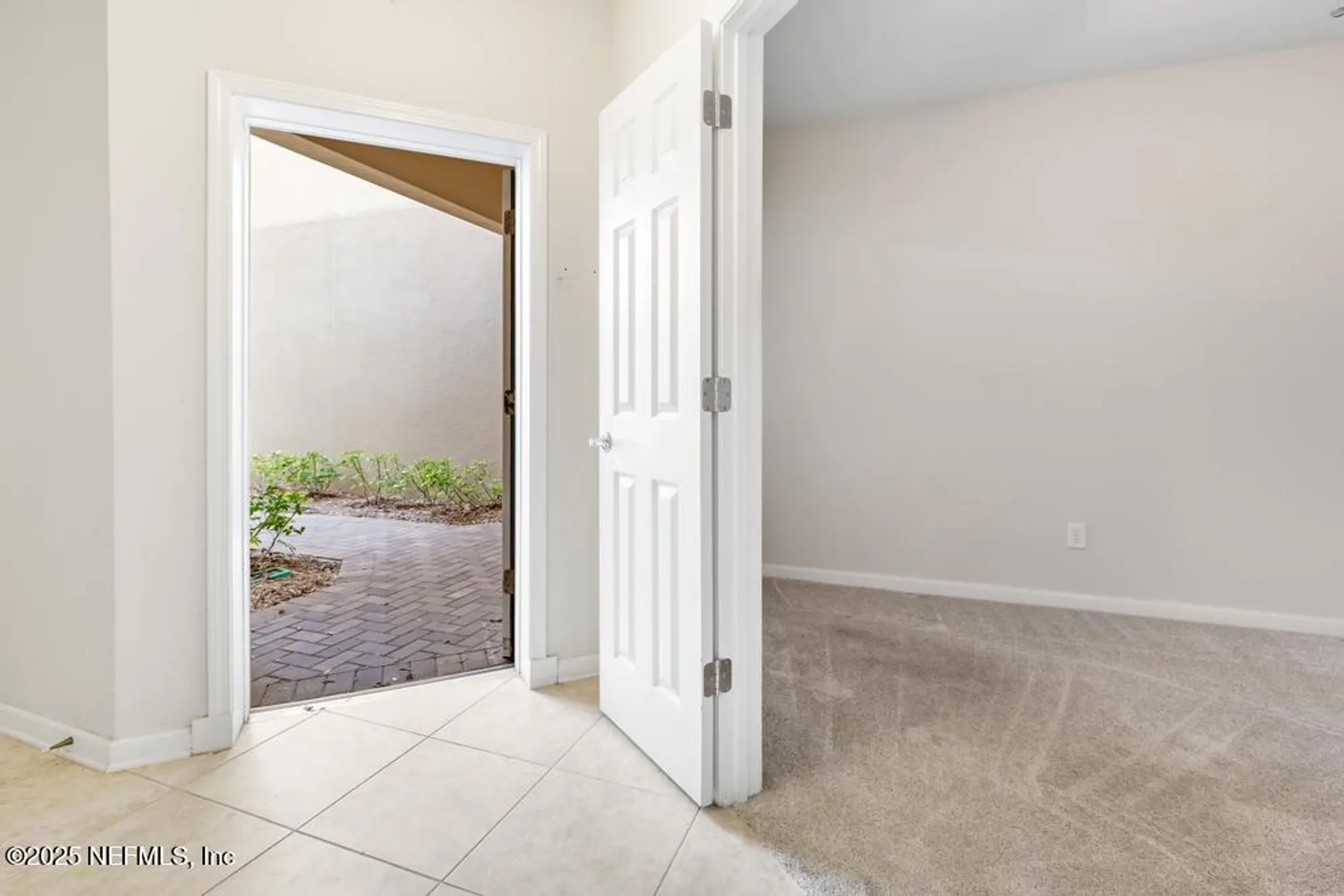 Property Slideshow image 4 of 34 | 8699 little swift cir 25g, Jacksonville, FL, 32256