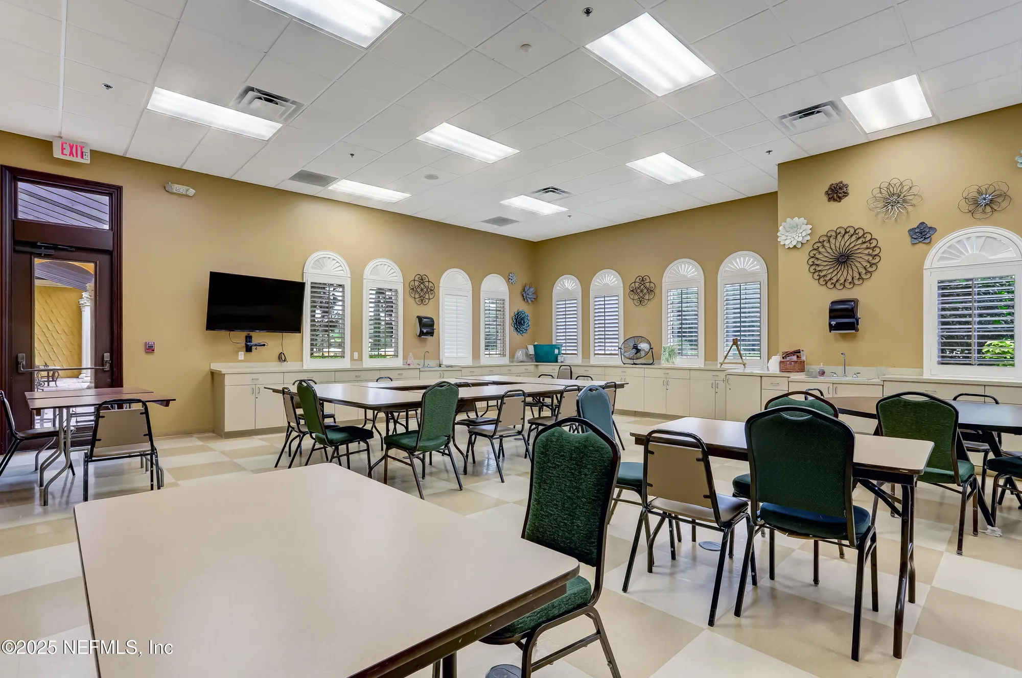 Property Slideshow image 71 of 88 | 11912 surfbird cir 43f, Jacksonville, FL, 32256