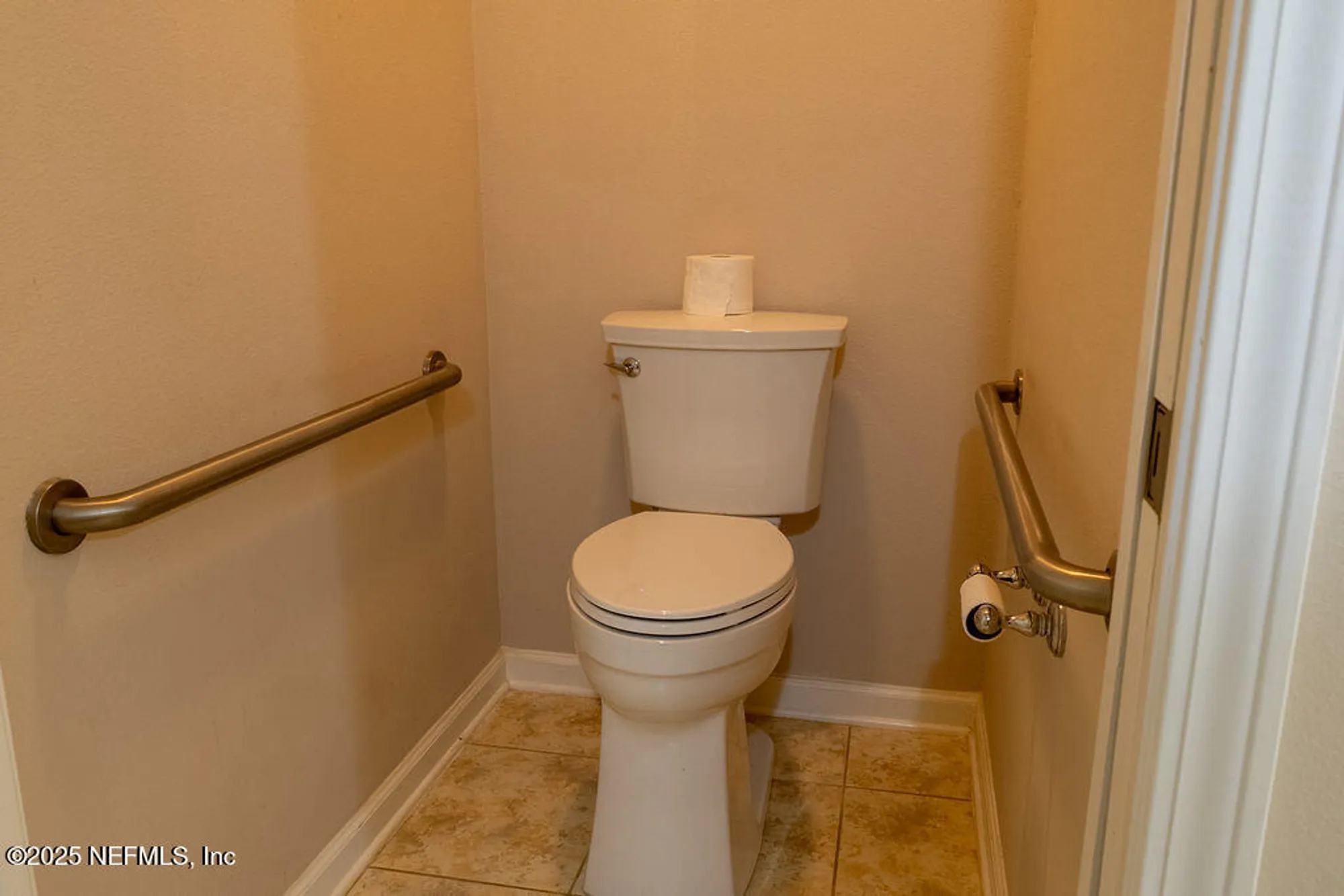 Property Slideshow image 14 of 24 | 8711 little swift cir 24c, Jacksonville, FL, 32256