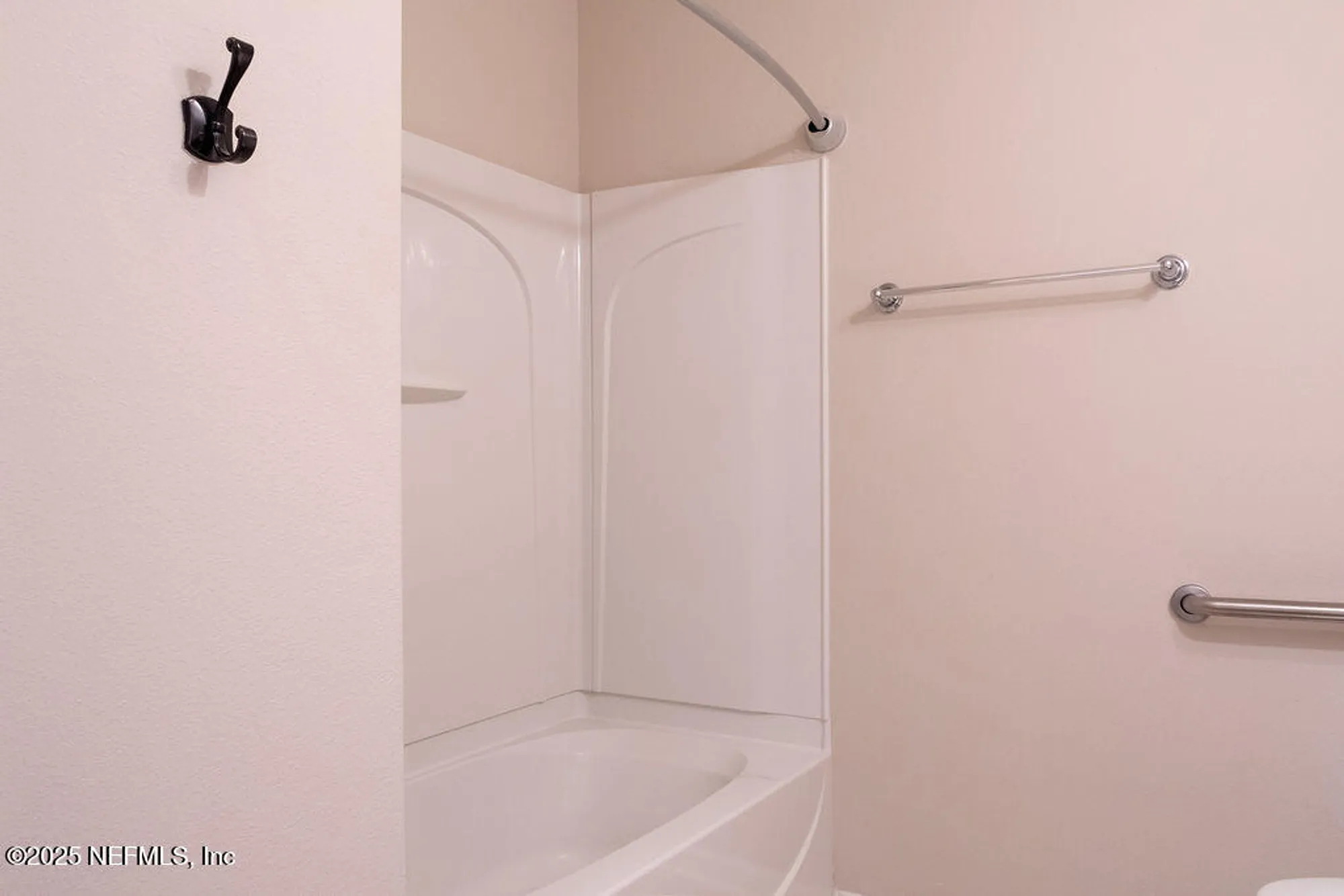 Property Slideshow image 20 of 24 | 8711 little swift cir 24c, Jacksonville, FL, 32256