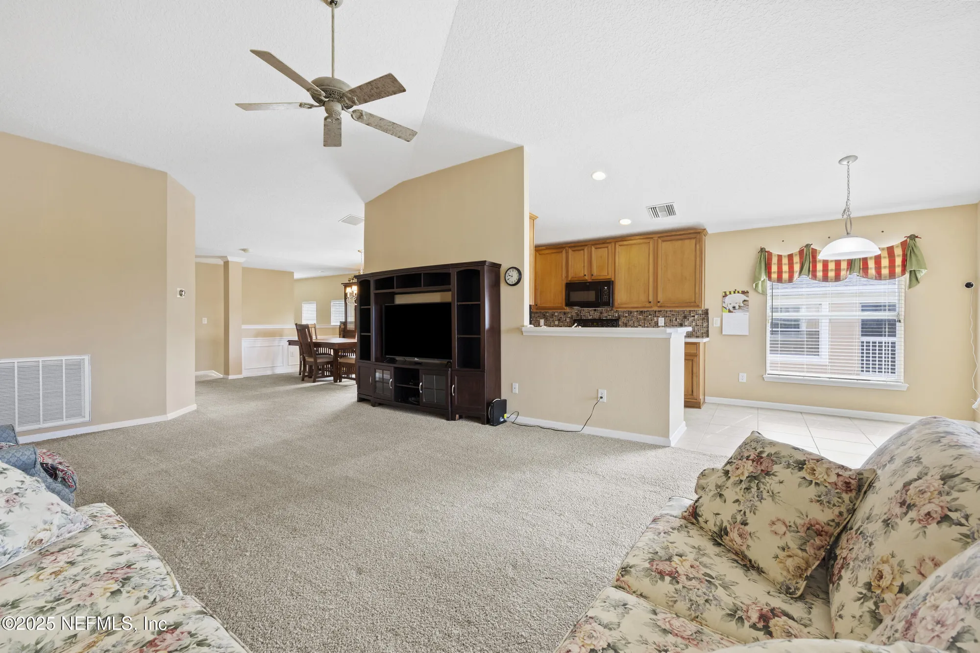 Property Slideshow image 8 of 48 | 11895 surfbird cir # 11a, Jacksonville, FL, 32256