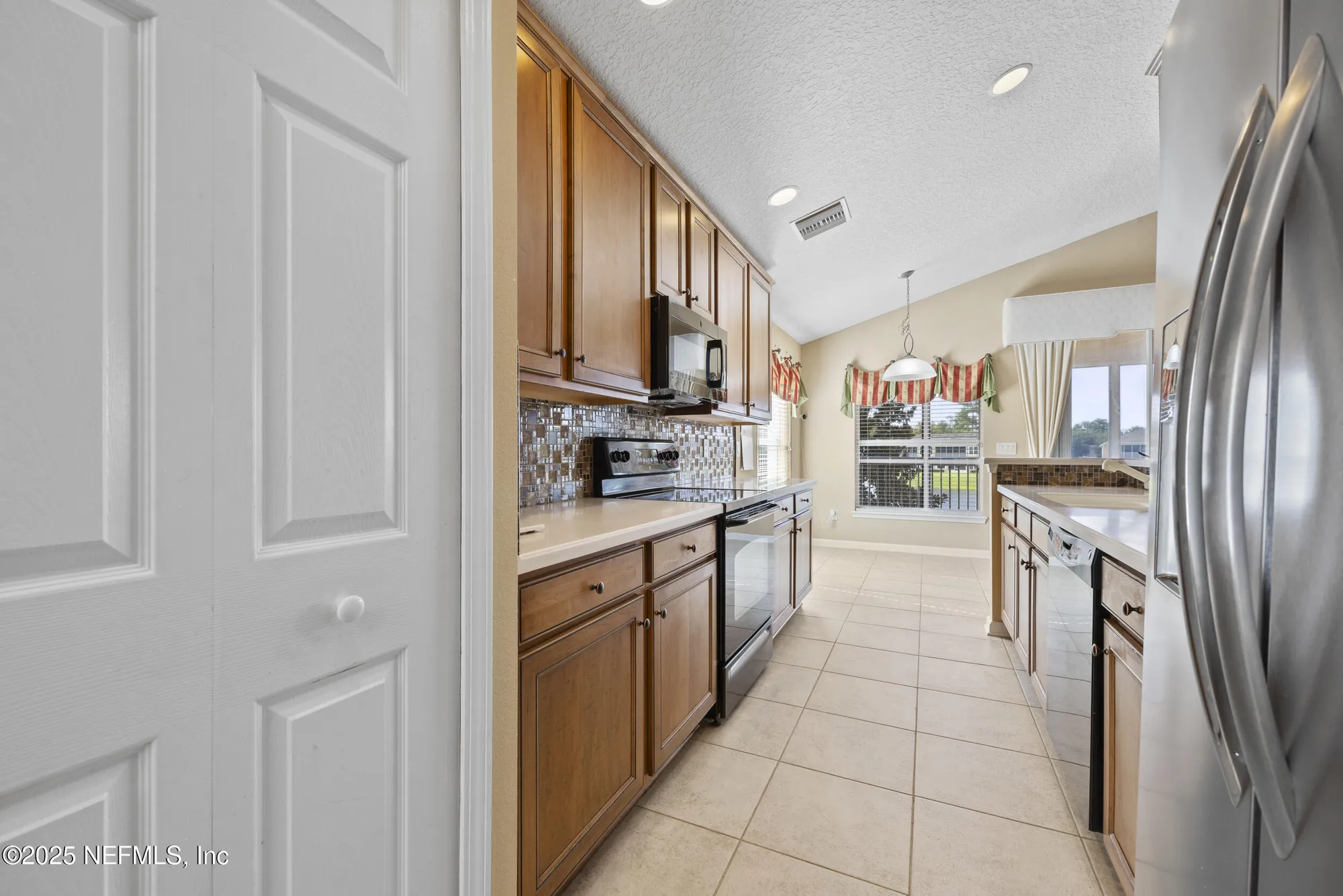 Property Slideshow image 11 of 48 | 11895 surfbird cir # 11a, Jacksonville, FL, 32256