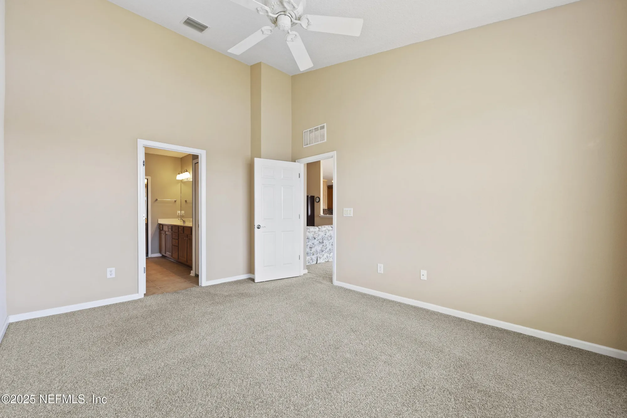 Property Slideshow image 17 of 48 | 11895 surfbird cir # 11a, Jacksonville, FL, 32256