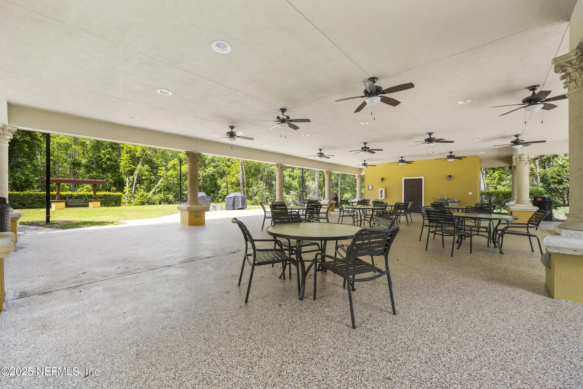 Property Slideshow image 44 of 48 | 11895 surfbird cir # 11a, Jacksonville, FL, 32256