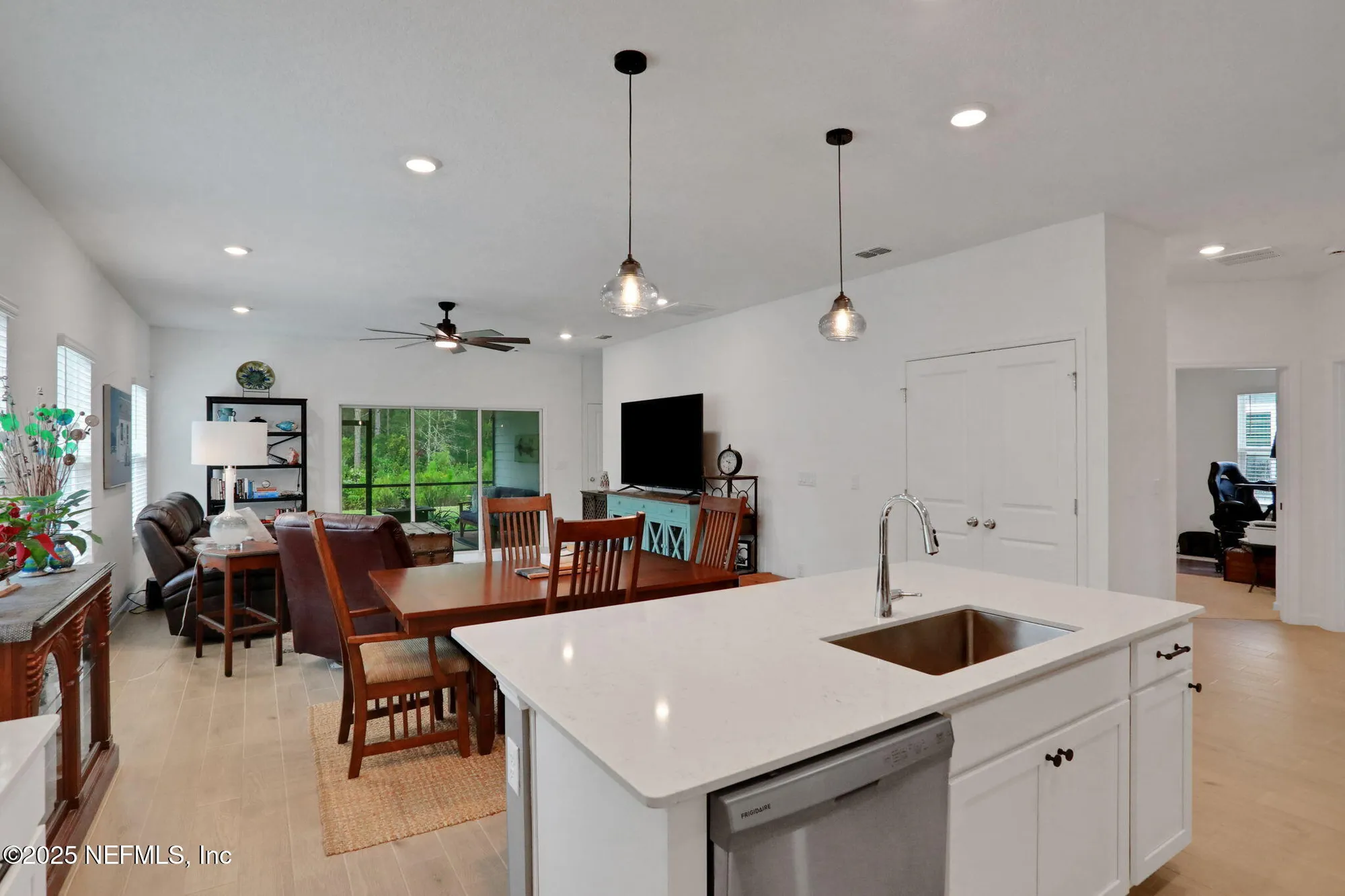 Property Slideshow image 12 of 50 | 75610 pondside ln, Yulee, FL, 32097