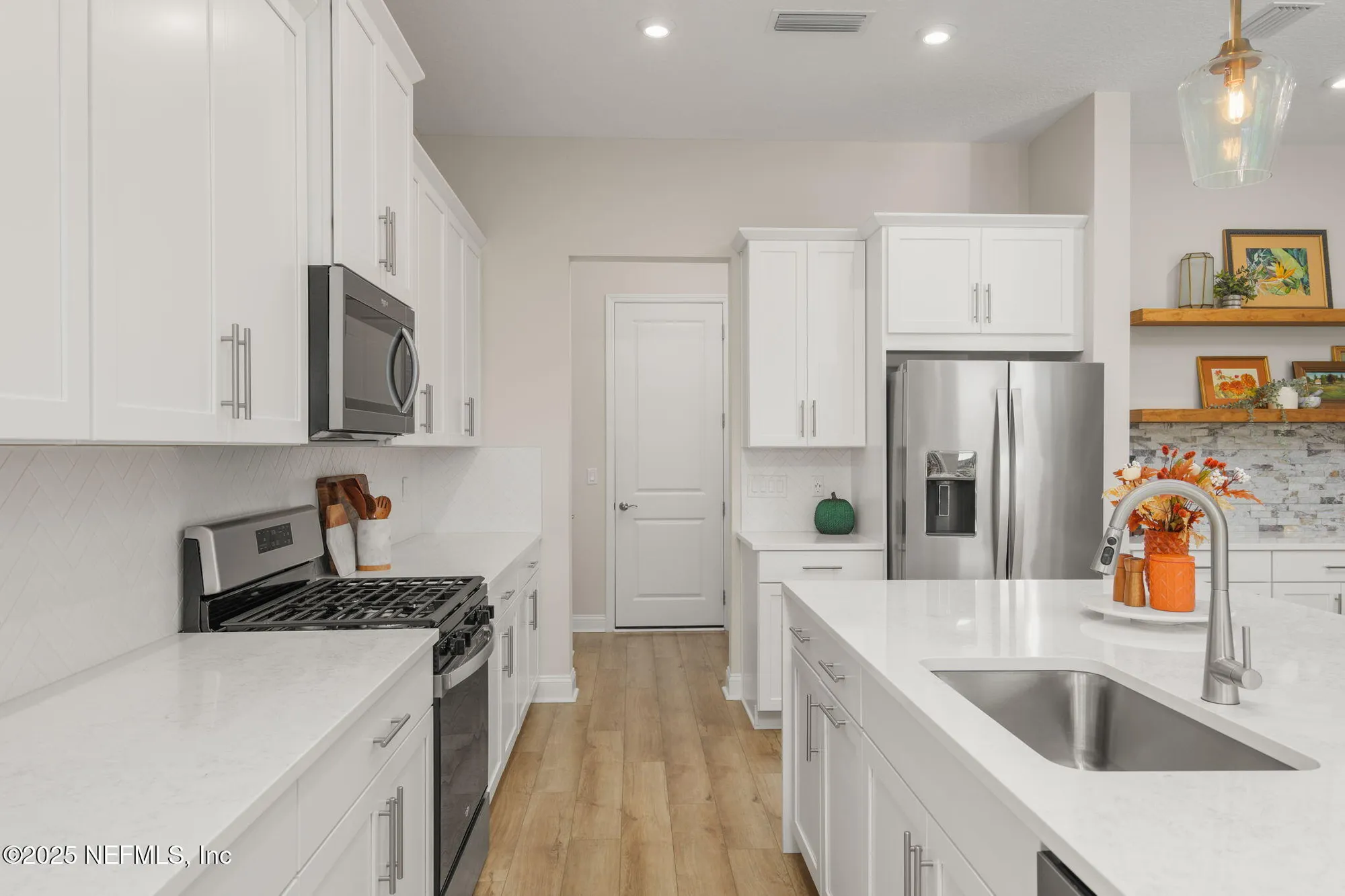 Property Slideshow image 6 of 68 | 253 pinellas way, St Johns, FL, 32259