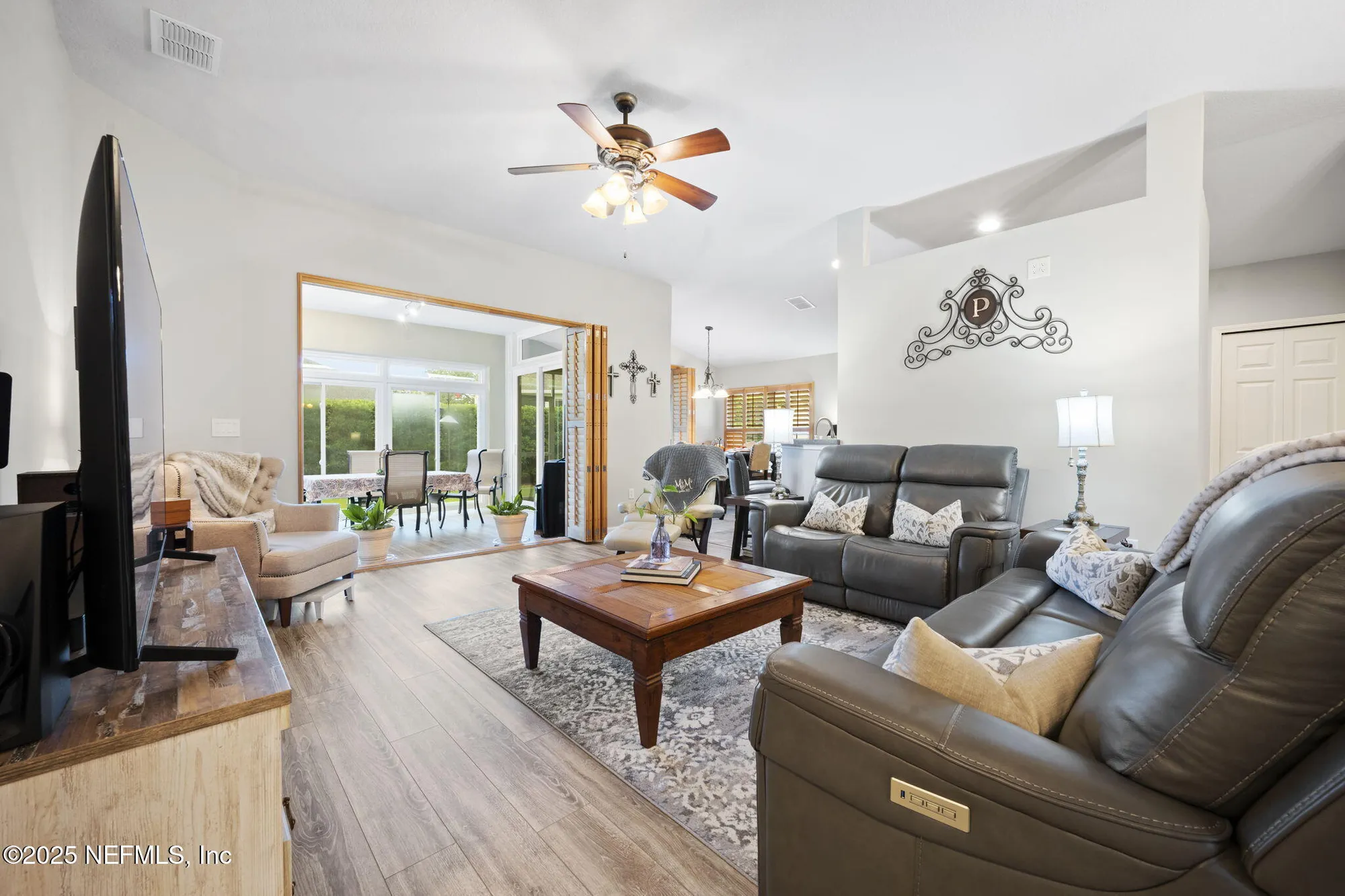 Property Slideshow image 7 of 39 | 9175 honeybee ln, Jacksonville, FL, 32256