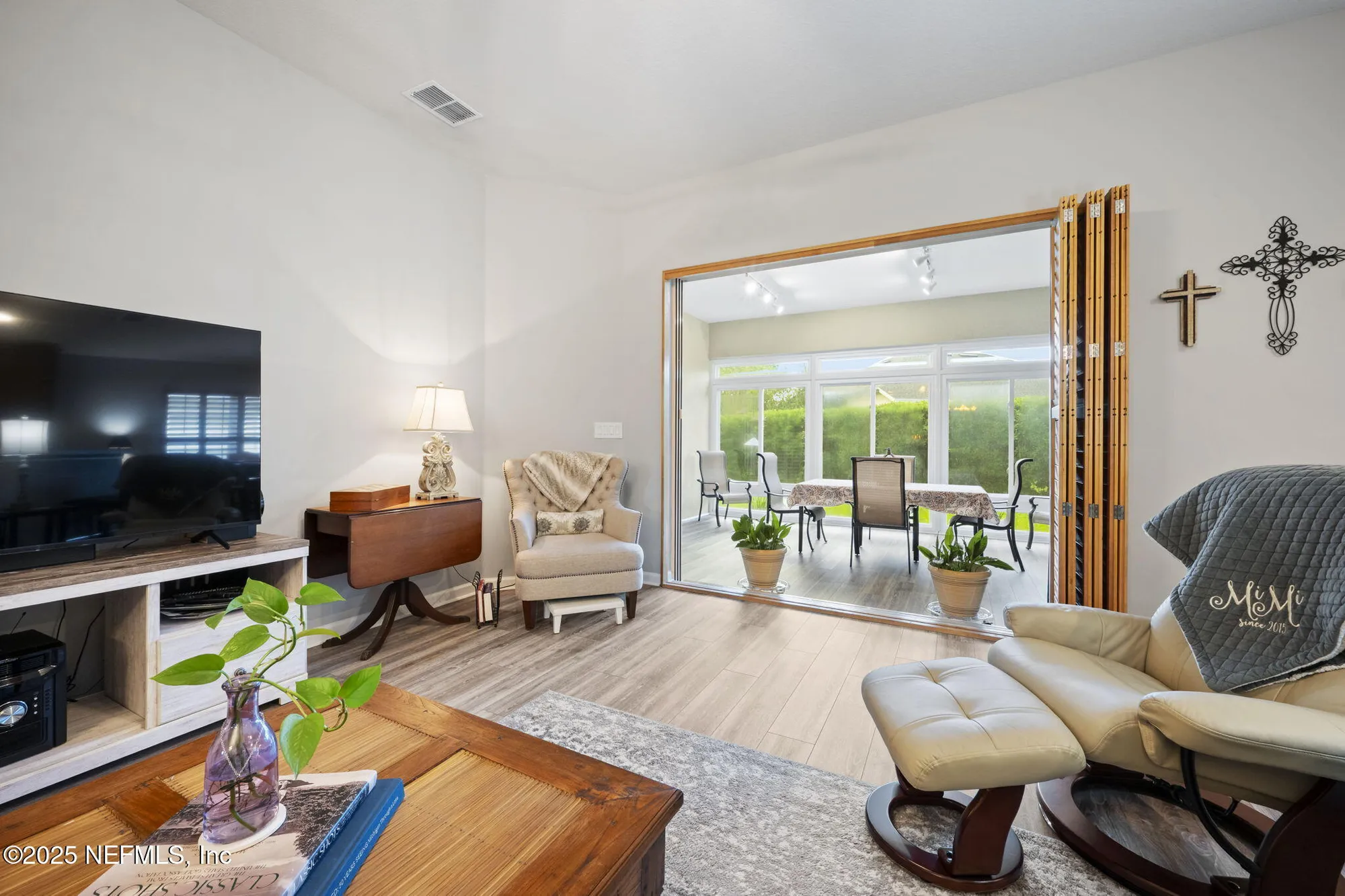 Property Slideshow image 10 of 39 | 9175 honeybee ln, Jacksonville, FL, 32256