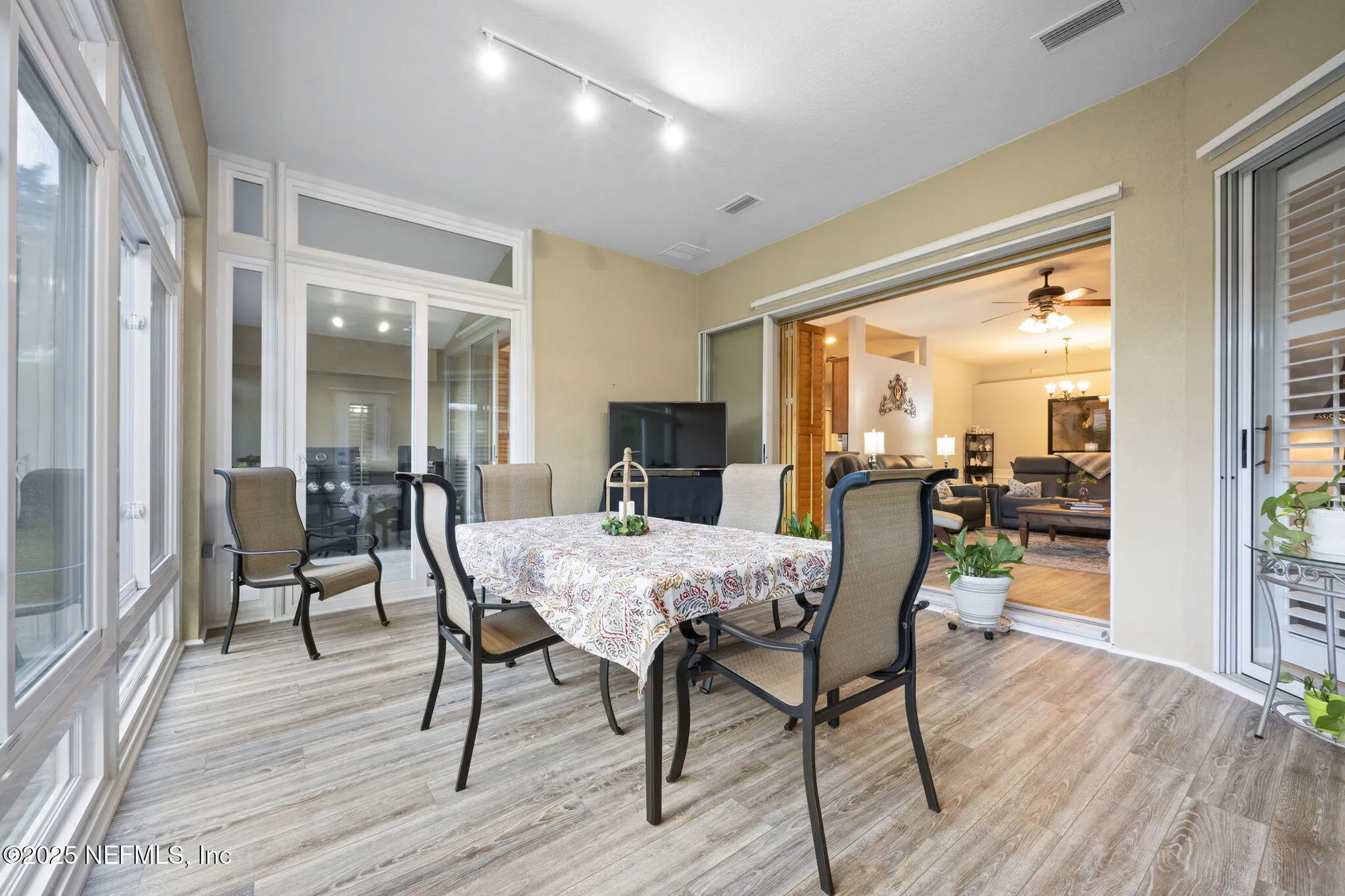 Property Slideshow image 12 of 39 | 9175 honeybee ln, Jacksonville, FL, 32256