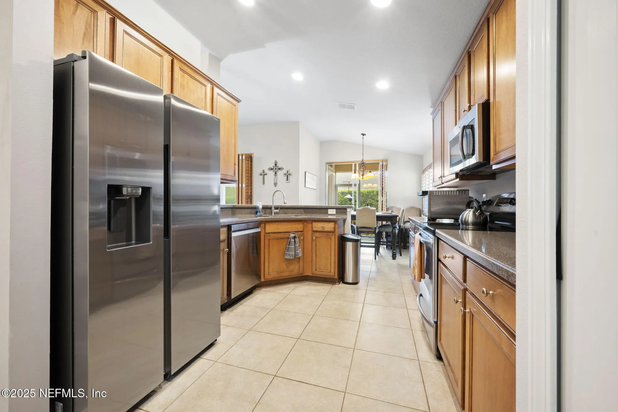 Property Slideshow image 14 of 39 | 9175 honeybee ln, Jacksonville, FL, 32256