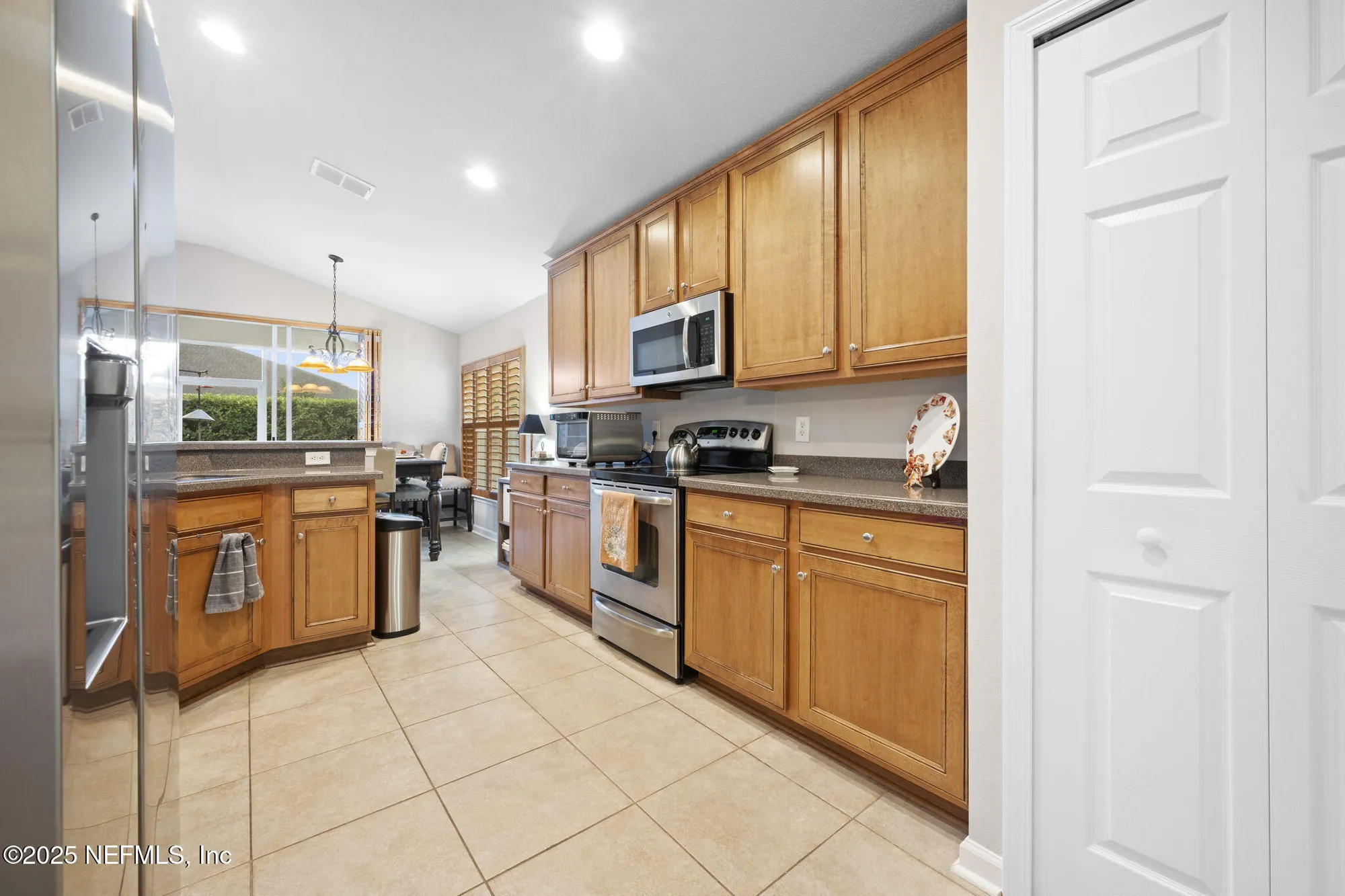 Property Slideshow image 16 of 39 | 9175 honeybee ln, Jacksonville, FL, 32256