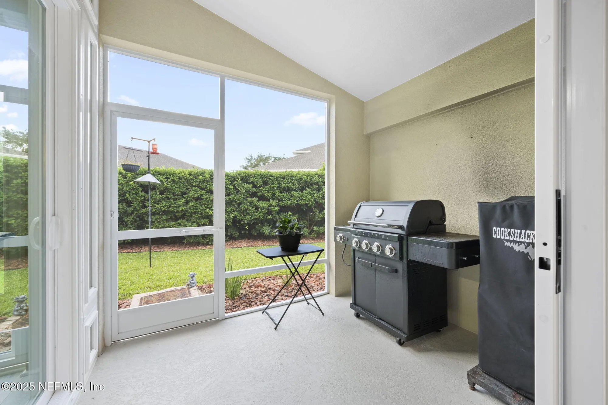 Property Slideshow image 19 of 39 | 9175 honeybee ln, Jacksonville, FL, 32256