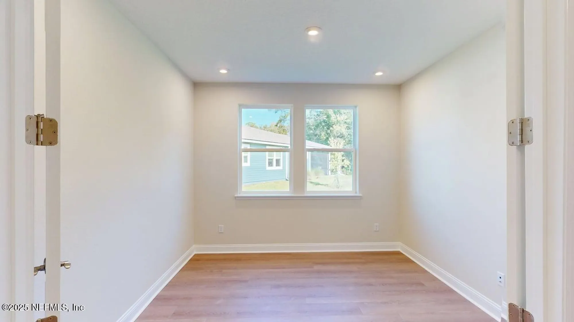 Property Slideshow image 11 of 66 | 402 pelton pl, St Johns, FL, 32259