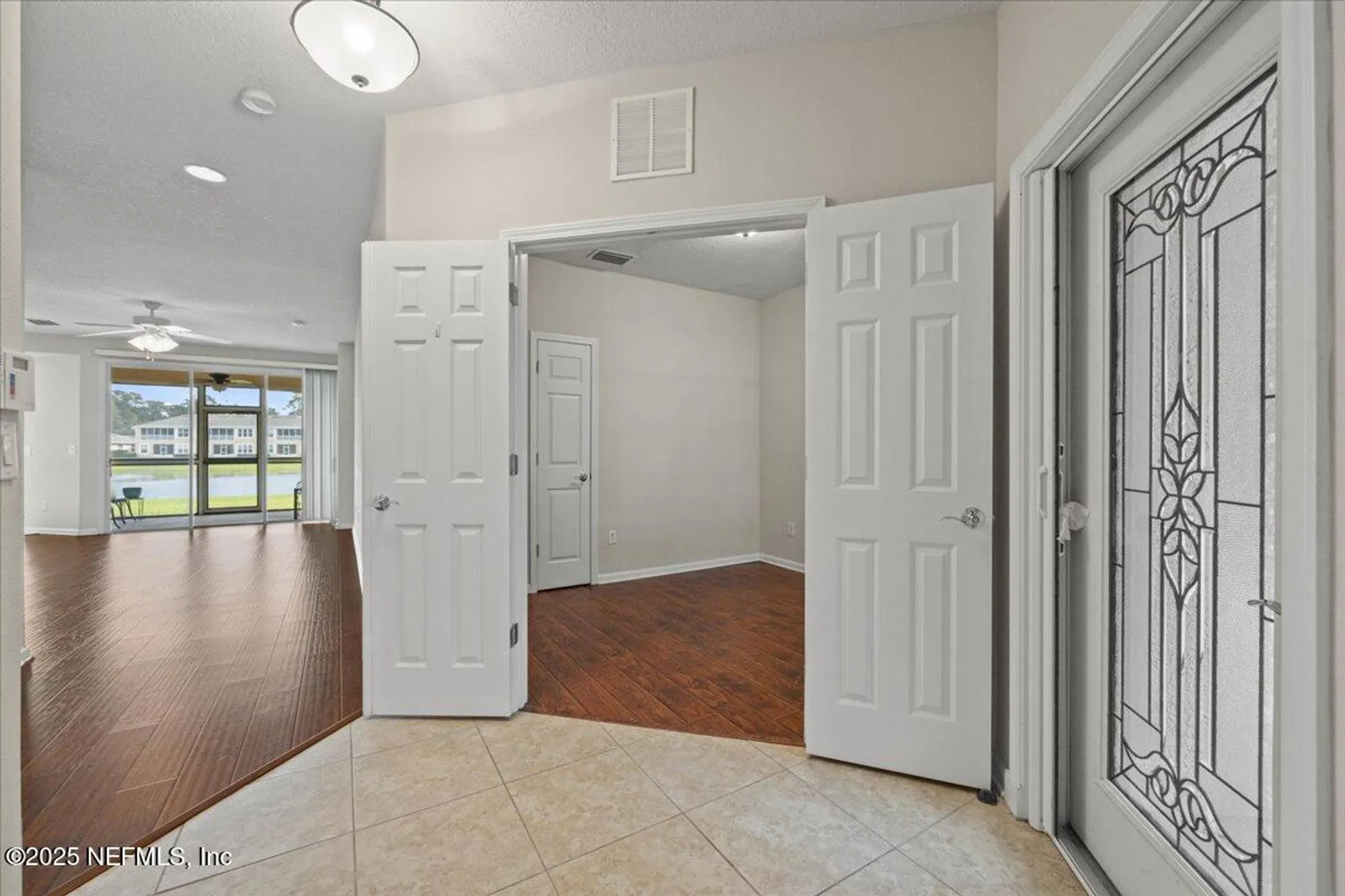 Property Slideshow image 5 of 60 | 11905 surfbird cir 11f, Jacksonville, FL, 32256