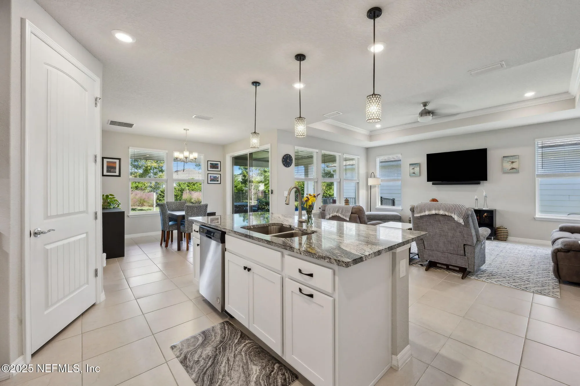 Property Slideshow image 9 of 63 | 11109 kentworth way, Jacksonville, FL, 32256