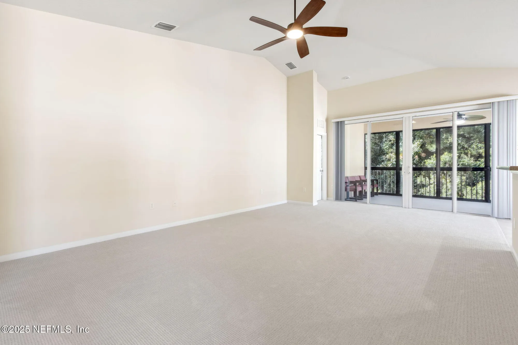 Property Slideshow image 11 of 76 | 8585 little swift cir, Jacksonville, FL, 32256