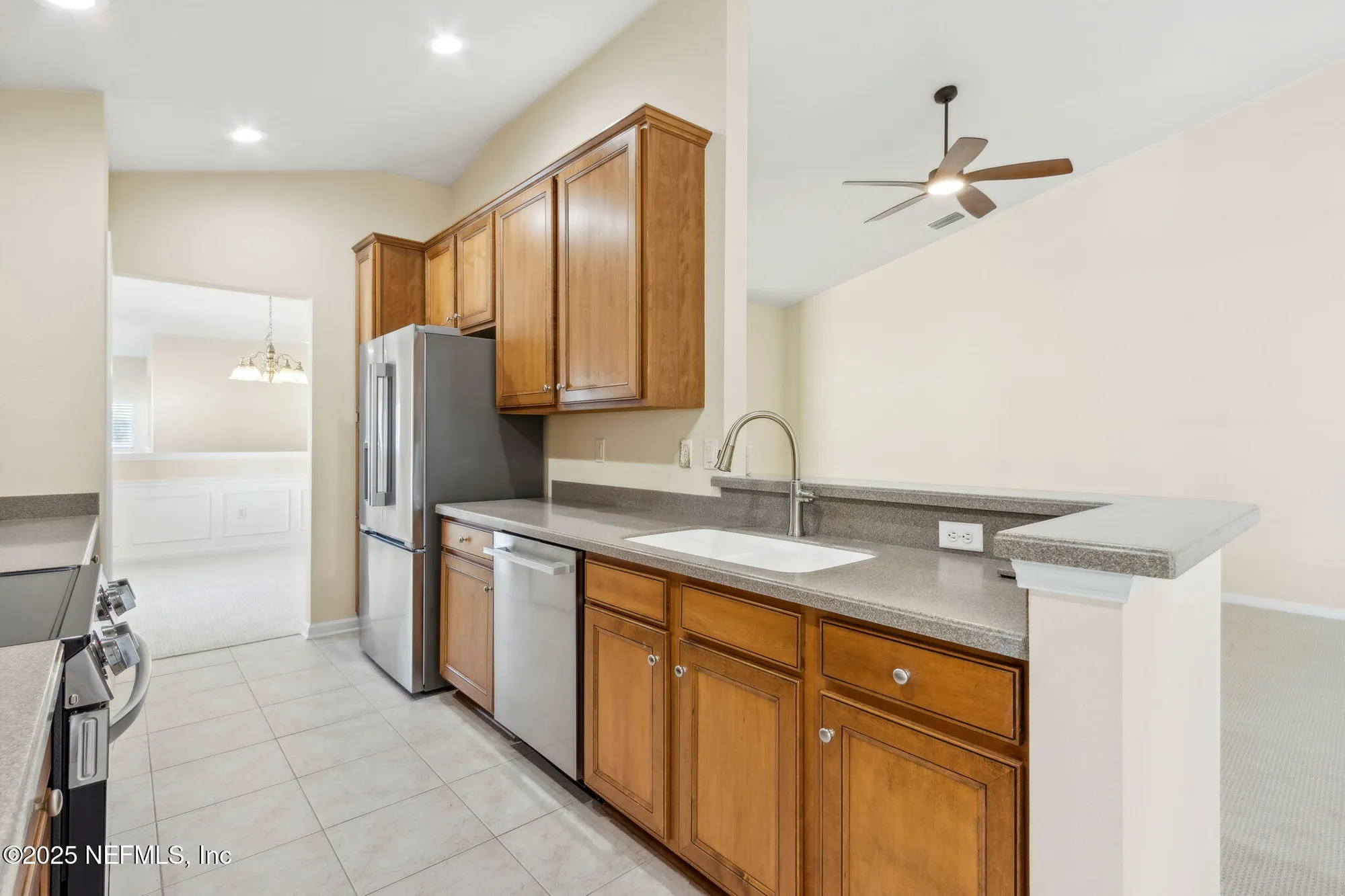 Property Slideshow image 14 of 76 | 8585 little swift cir, Jacksonville, FL, 32256