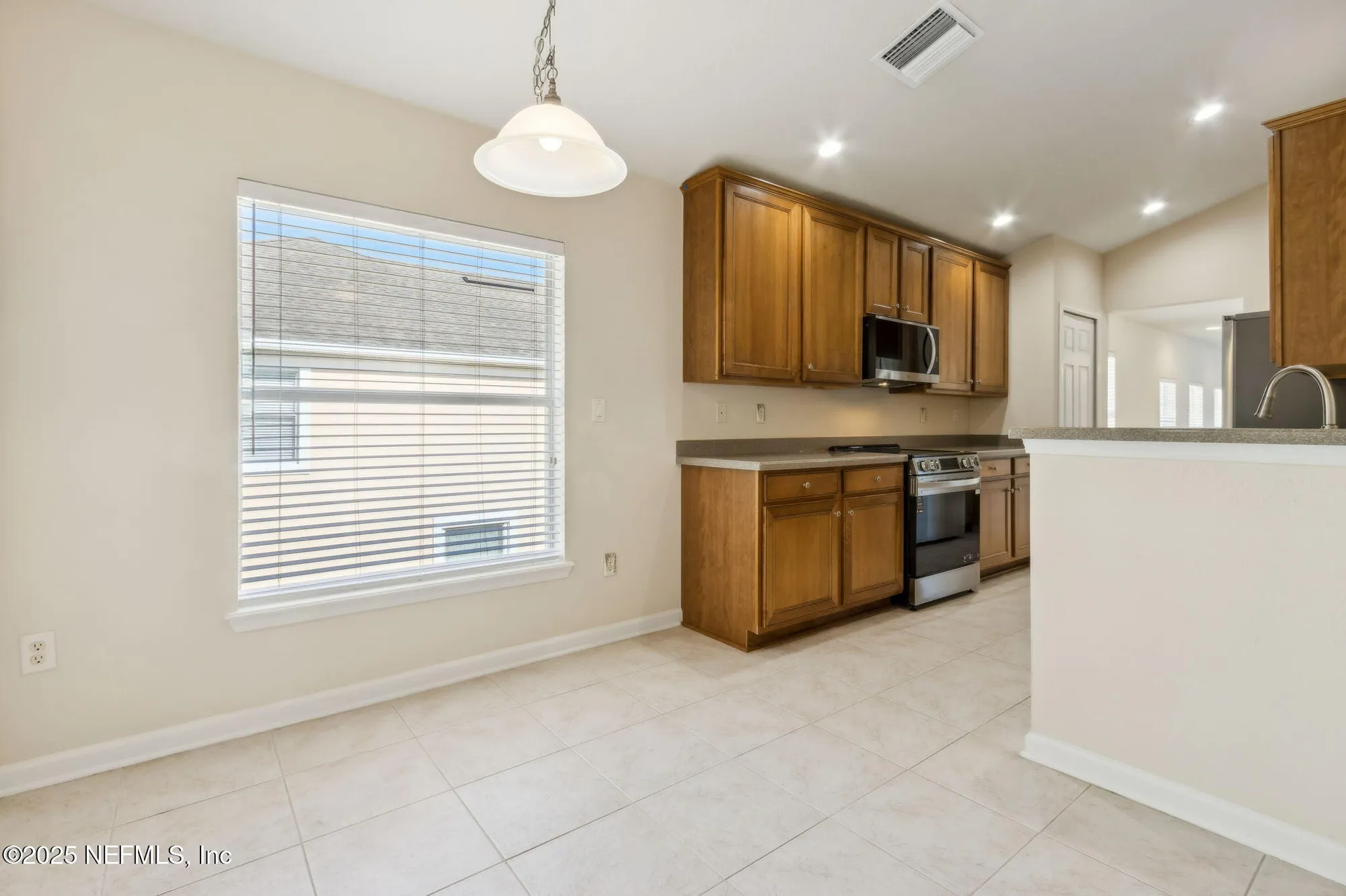 Property Slideshow image 17 of 76 | 8585 little swift cir, Jacksonville, FL, 32256