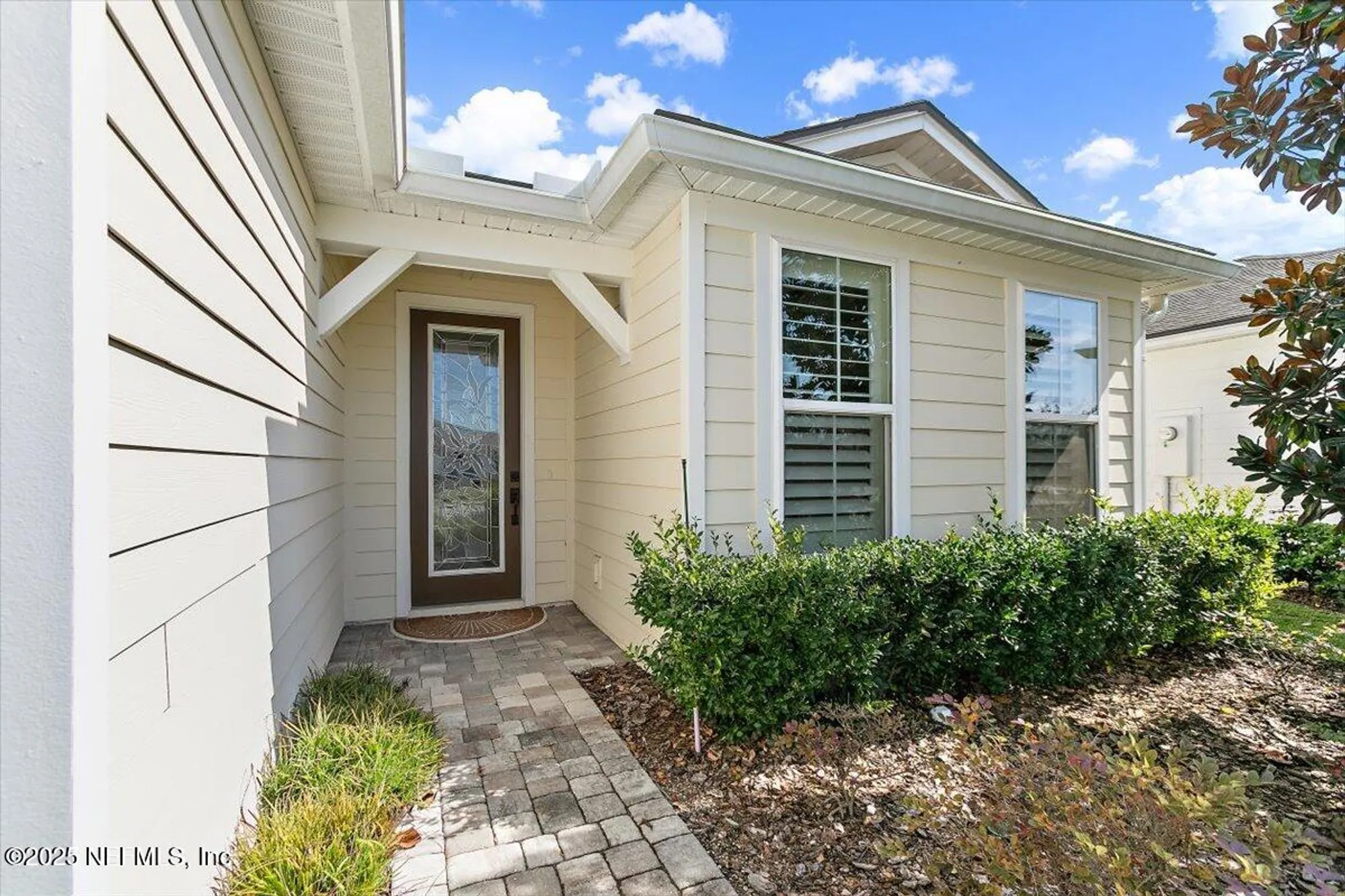 Property Slideshow image 2 of 25 | 10820 town view dr, Jacksonville, FL, 32256