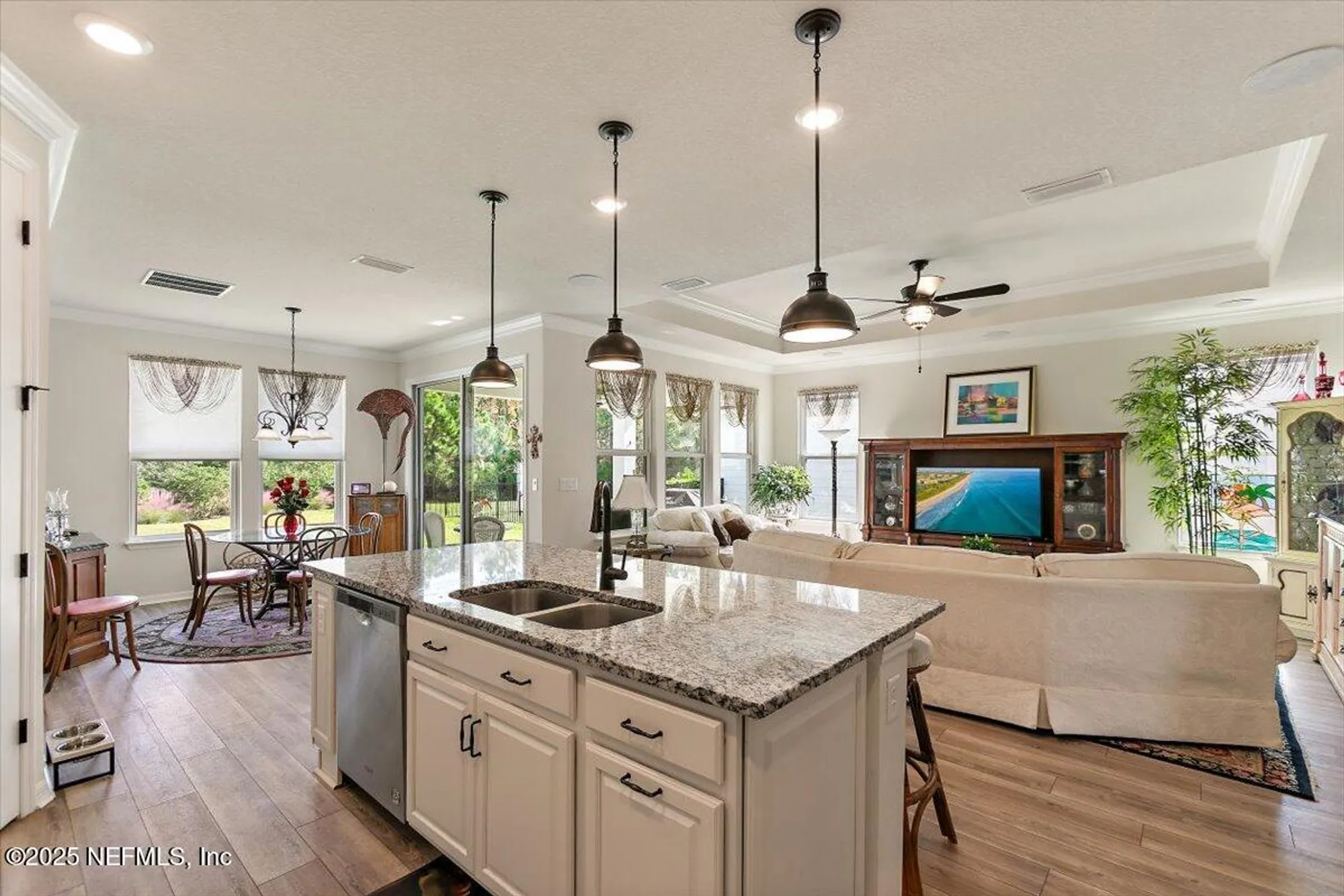 Property Slideshow image 7 of 25 | 10820 town view dr, Jacksonville, FL, 32256