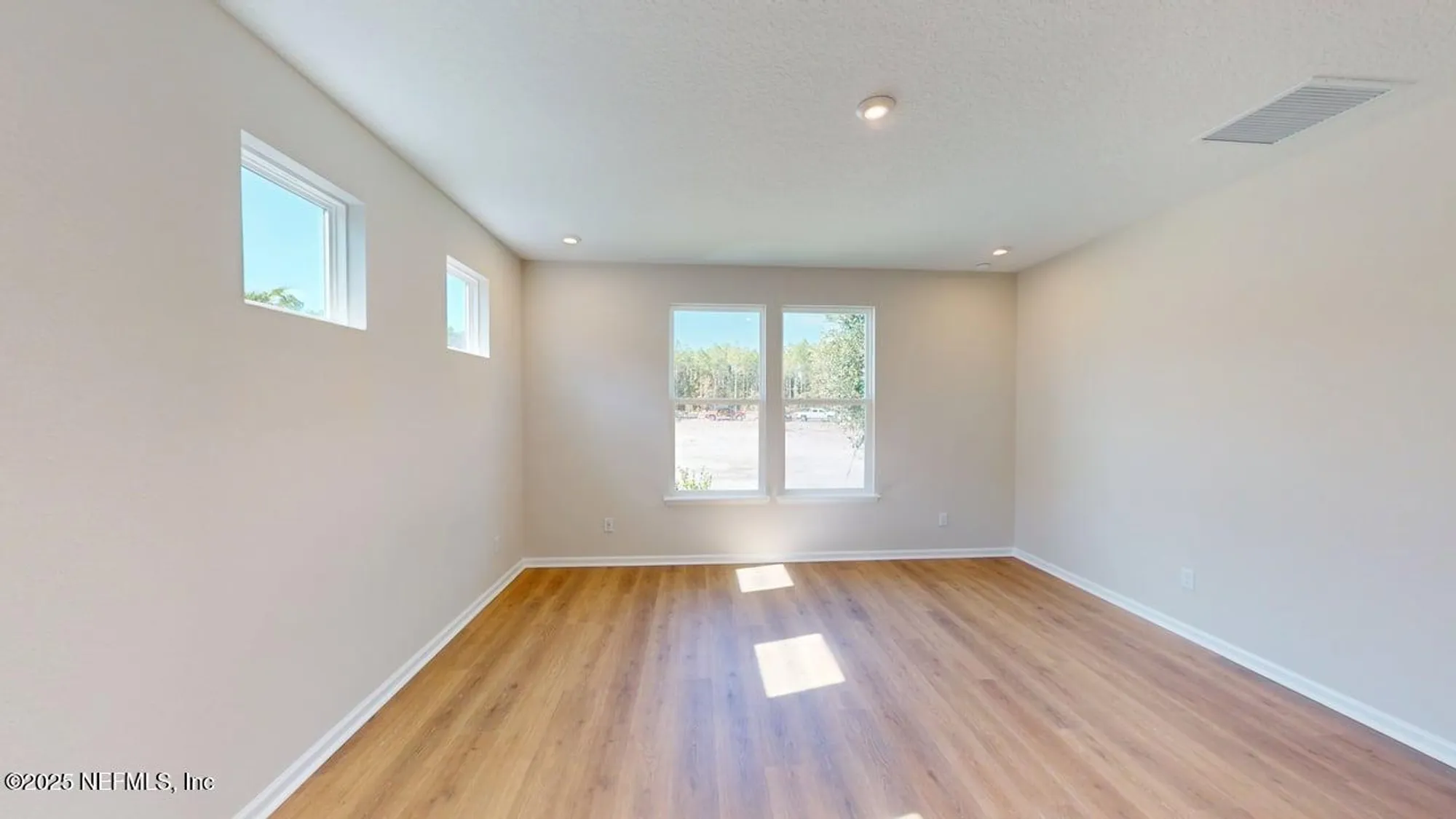 Property Slideshow image 7 of 66 | 125 crafton cir, St Johns, FL, 32259