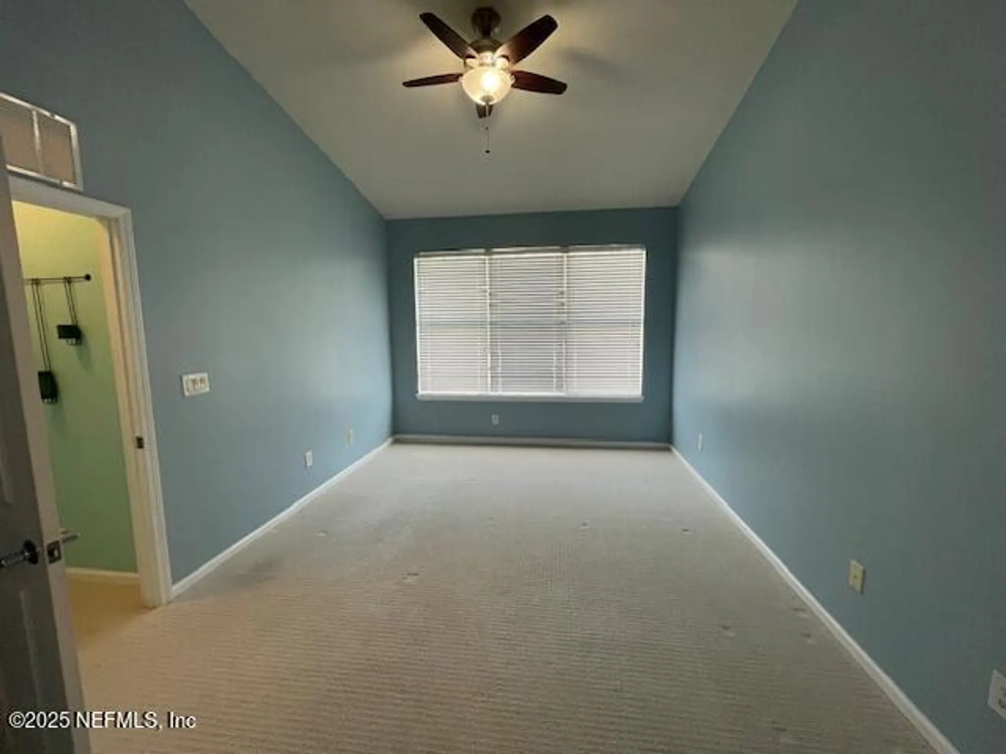Property Slideshow image 19 of 38 | 11890 surfbird cir 42e, Jacksonville, FL, 32256