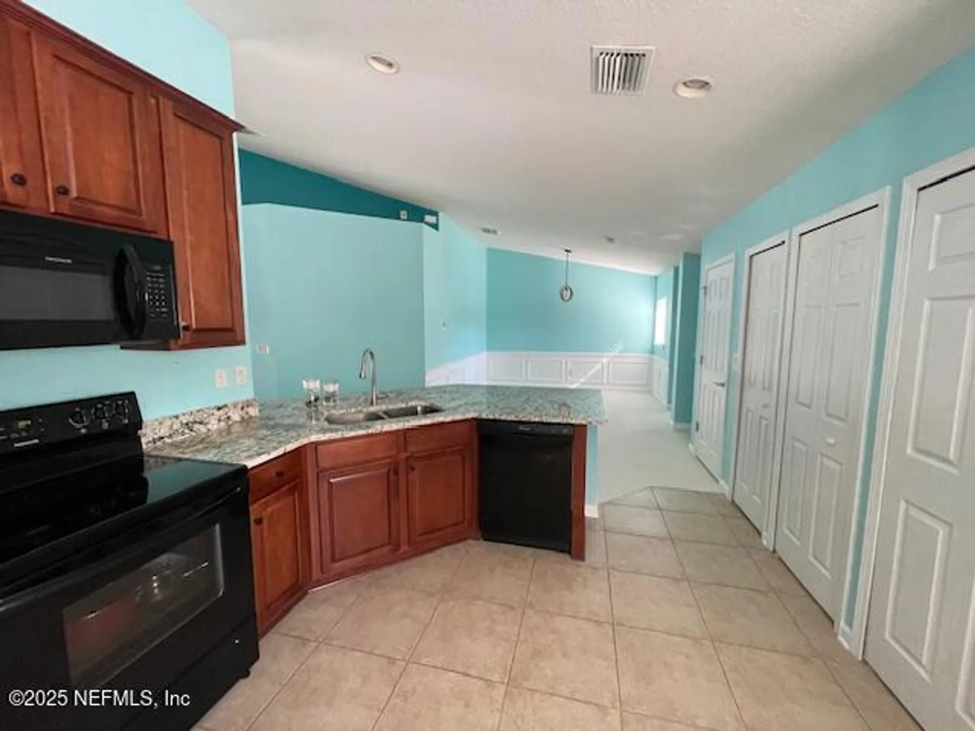 Property Slideshow image 12 of 38 | 11890 surfbird cir 42e, Jacksonville, FL, 32256