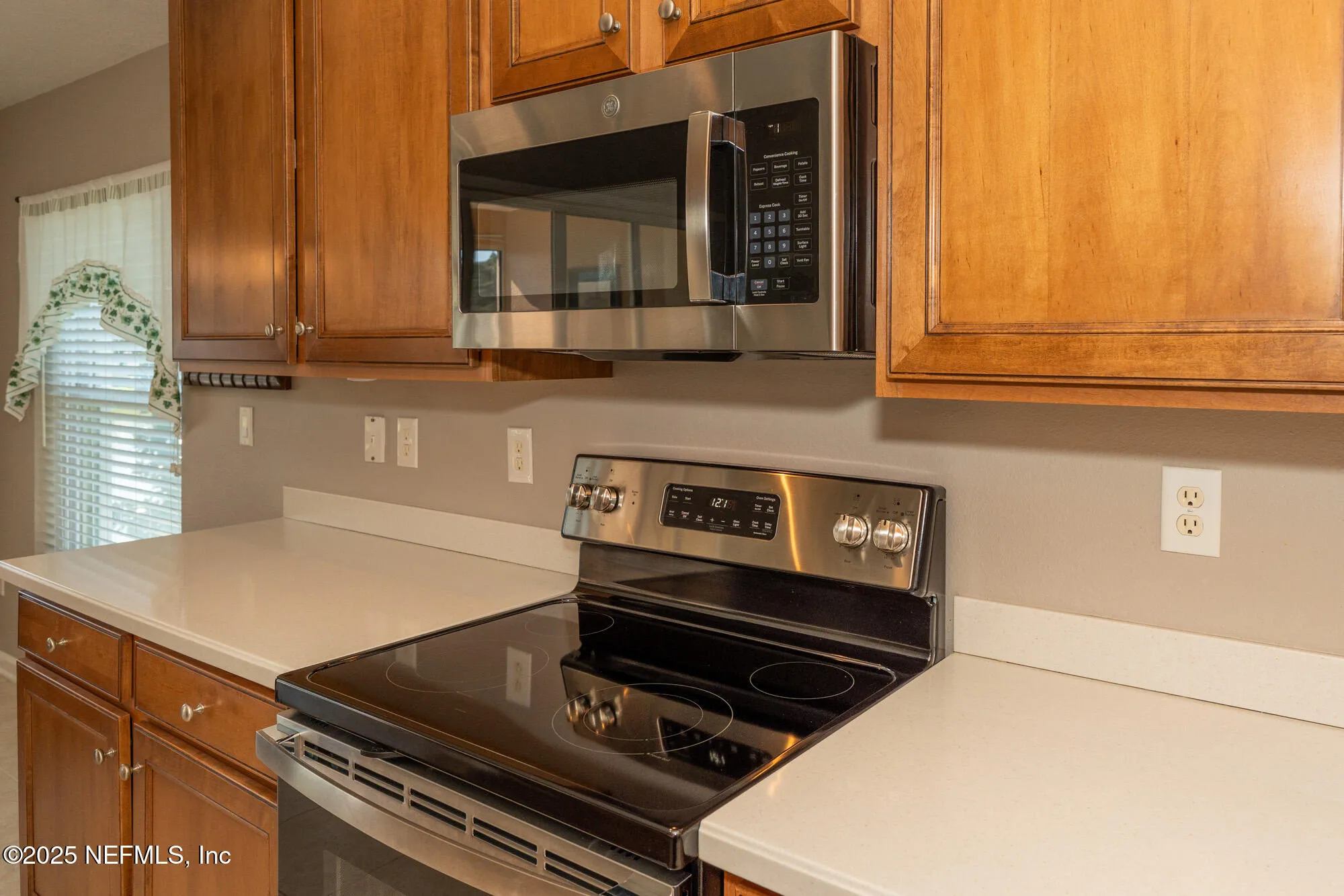 Property Slideshow image 14 of 48 | 11873 surfbird cir 9h, Jacksonville, FL, 32256