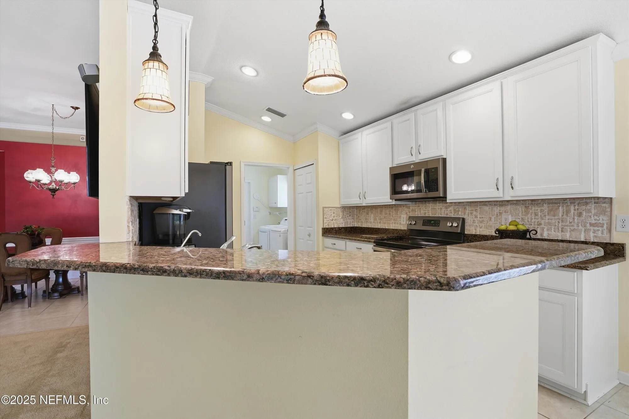 Property Slideshow image 9 of 28 | 9268 waterglen ln, Jacksonville, FL, 32256