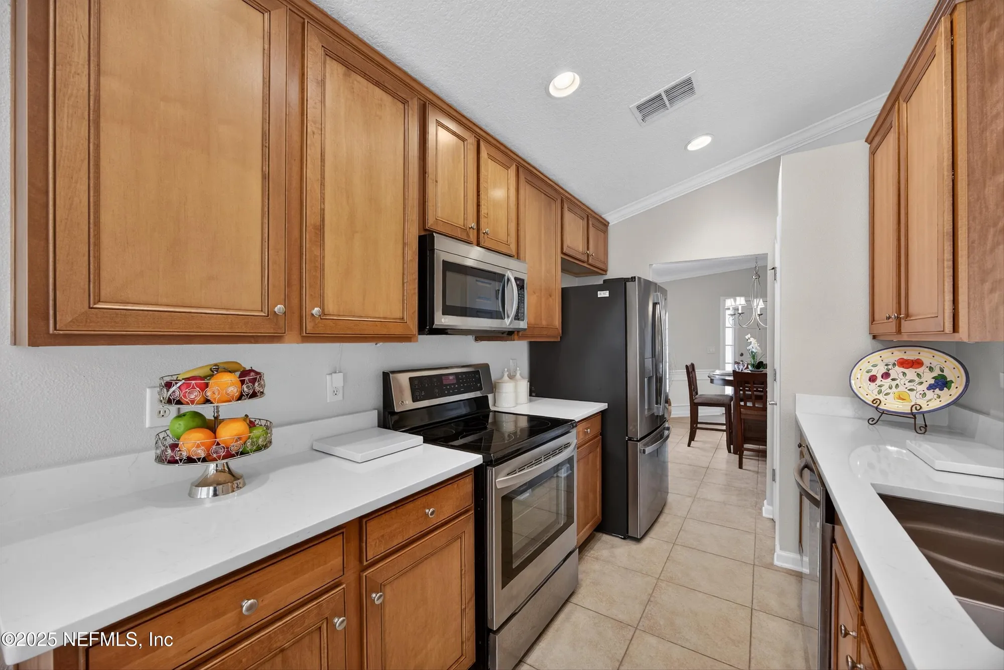 Property Slideshow image 7 of 50 | 9133 sweet tree trl, Jacksonville, FL, 32256