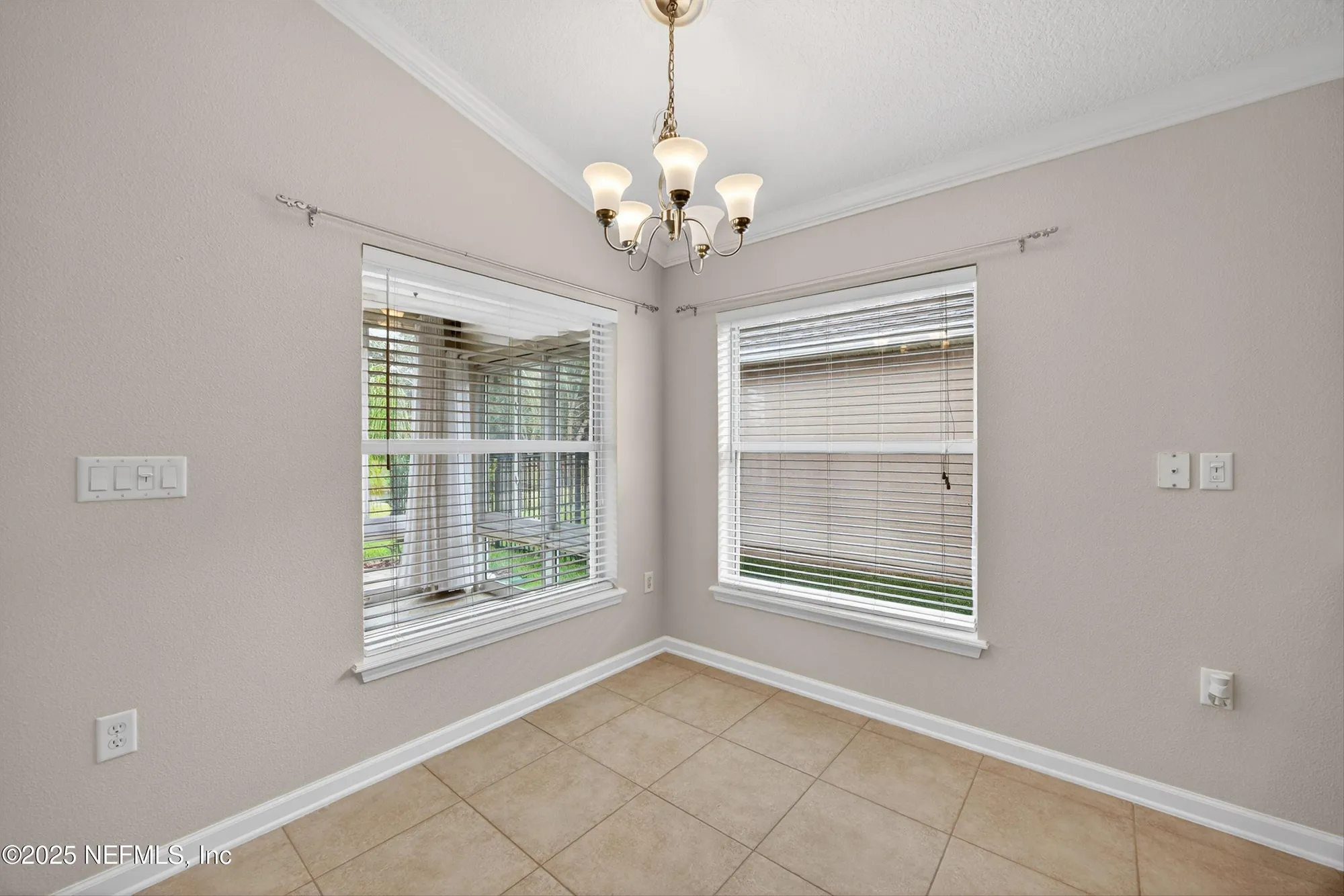 Property Slideshow image 9 of 50 | 9133 sweet tree trl, Jacksonville, FL, 32256