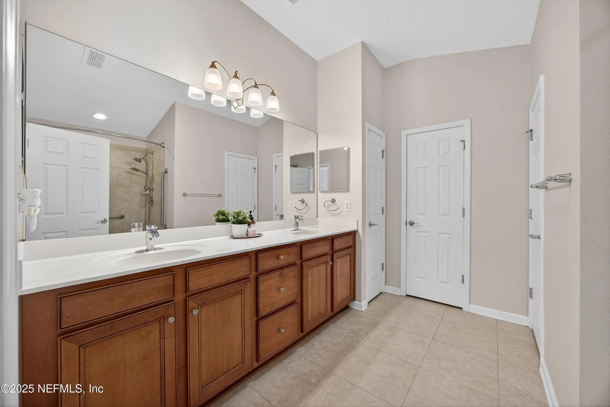 Property Slideshow image 24 of 50 | 9133 sweet tree trl, Jacksonville, FL, 32256