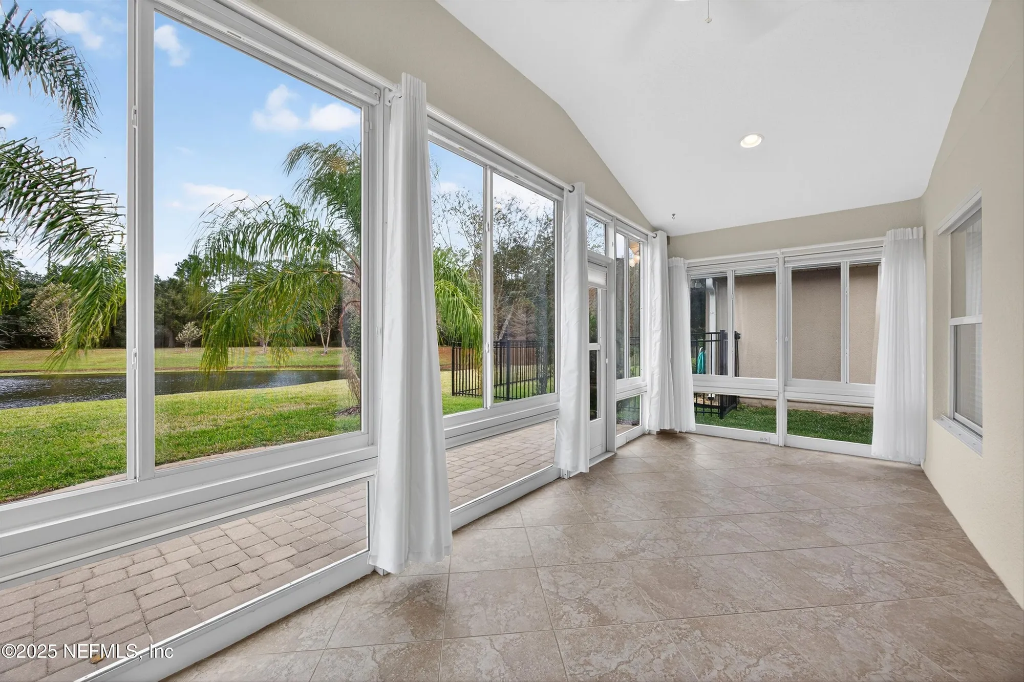 Property Slideshow image 16 of 50 | 9133 sweet tree trl, Jacksonville, FL, 32256