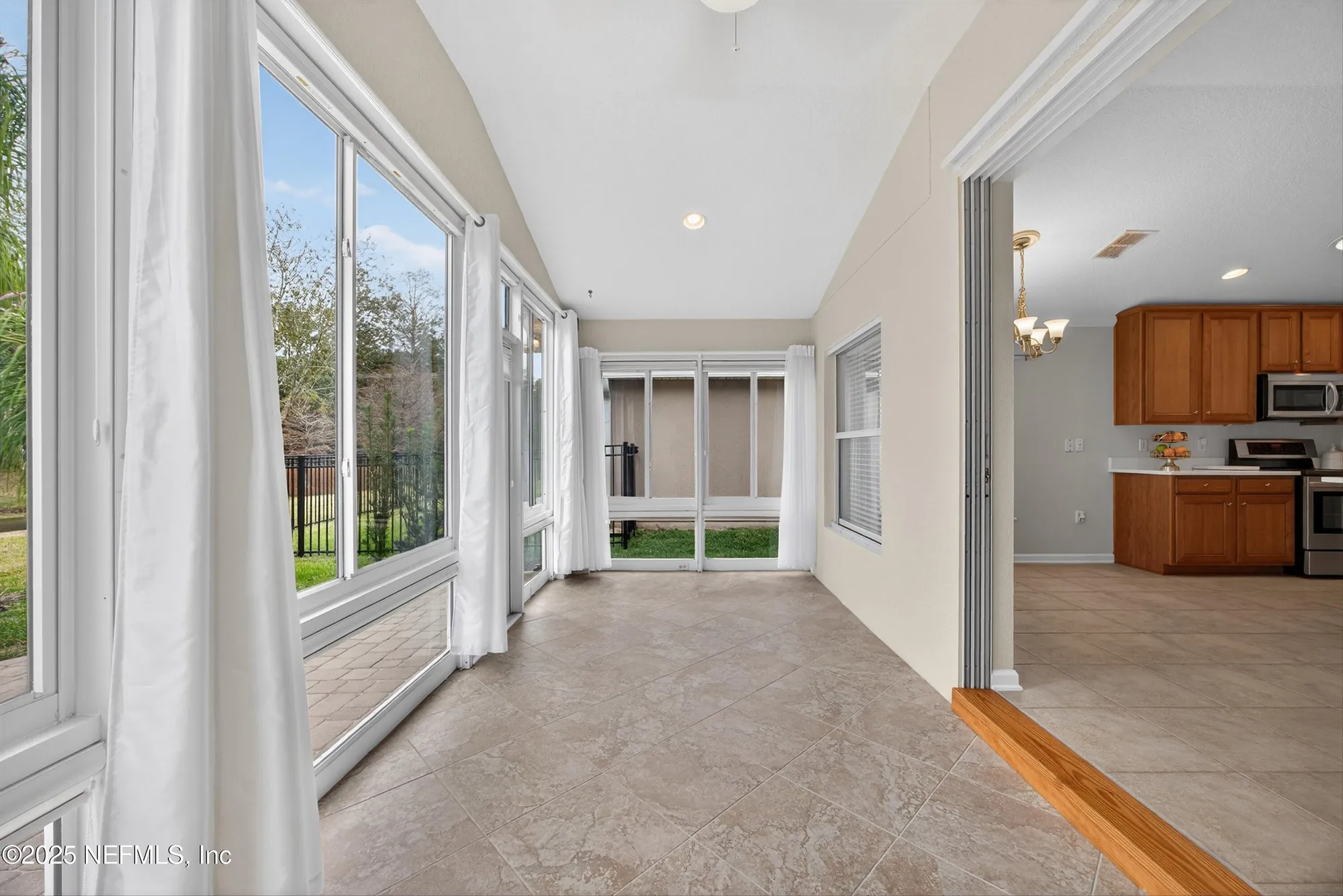 Property Slideshow image 18 of 50 | 9133 sweet tree trl, Jacksonville, FL, 32256