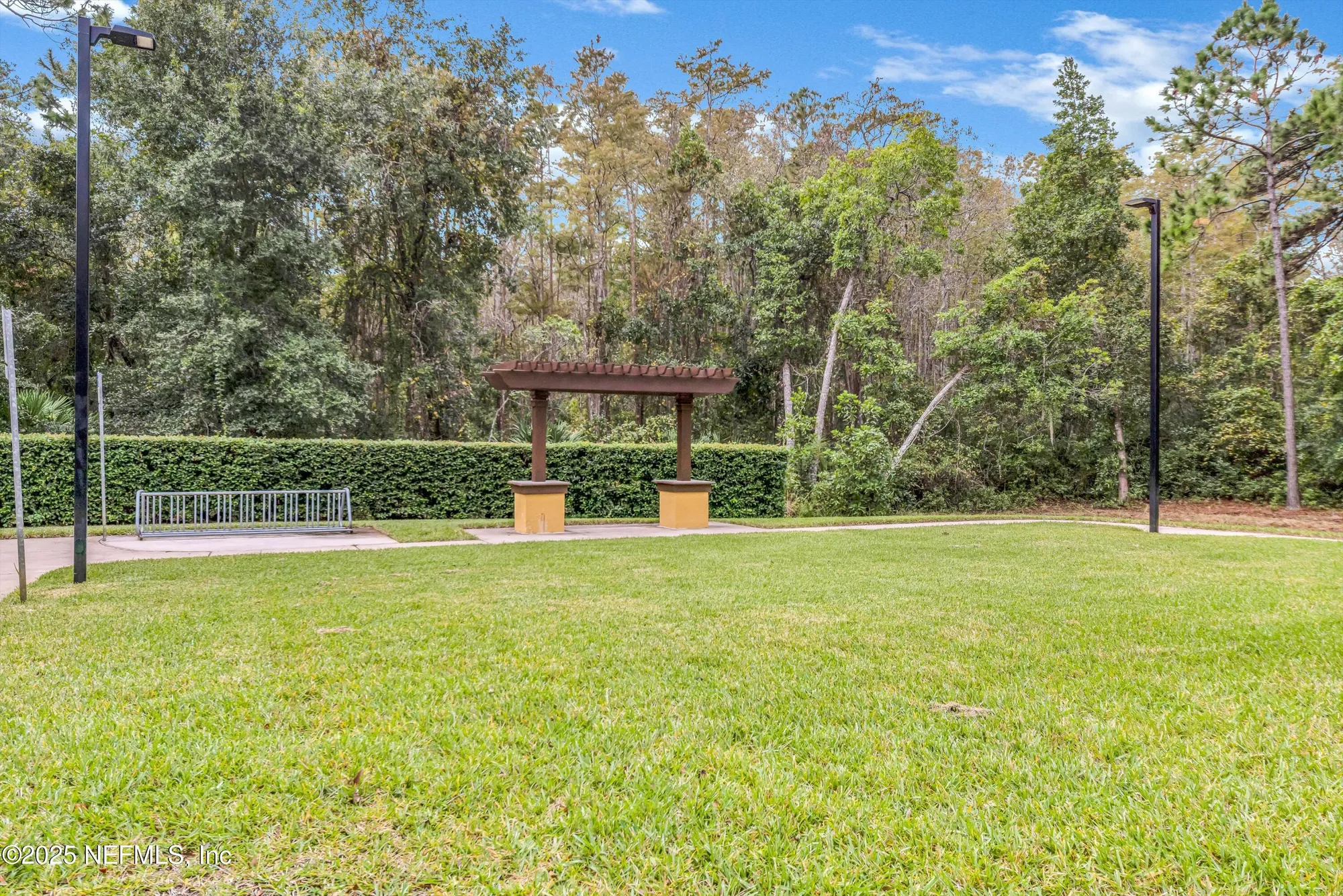 Property Slideshow image 36 of 50 | 9133 sweet tree trl, Jacksonville, FL, 32256