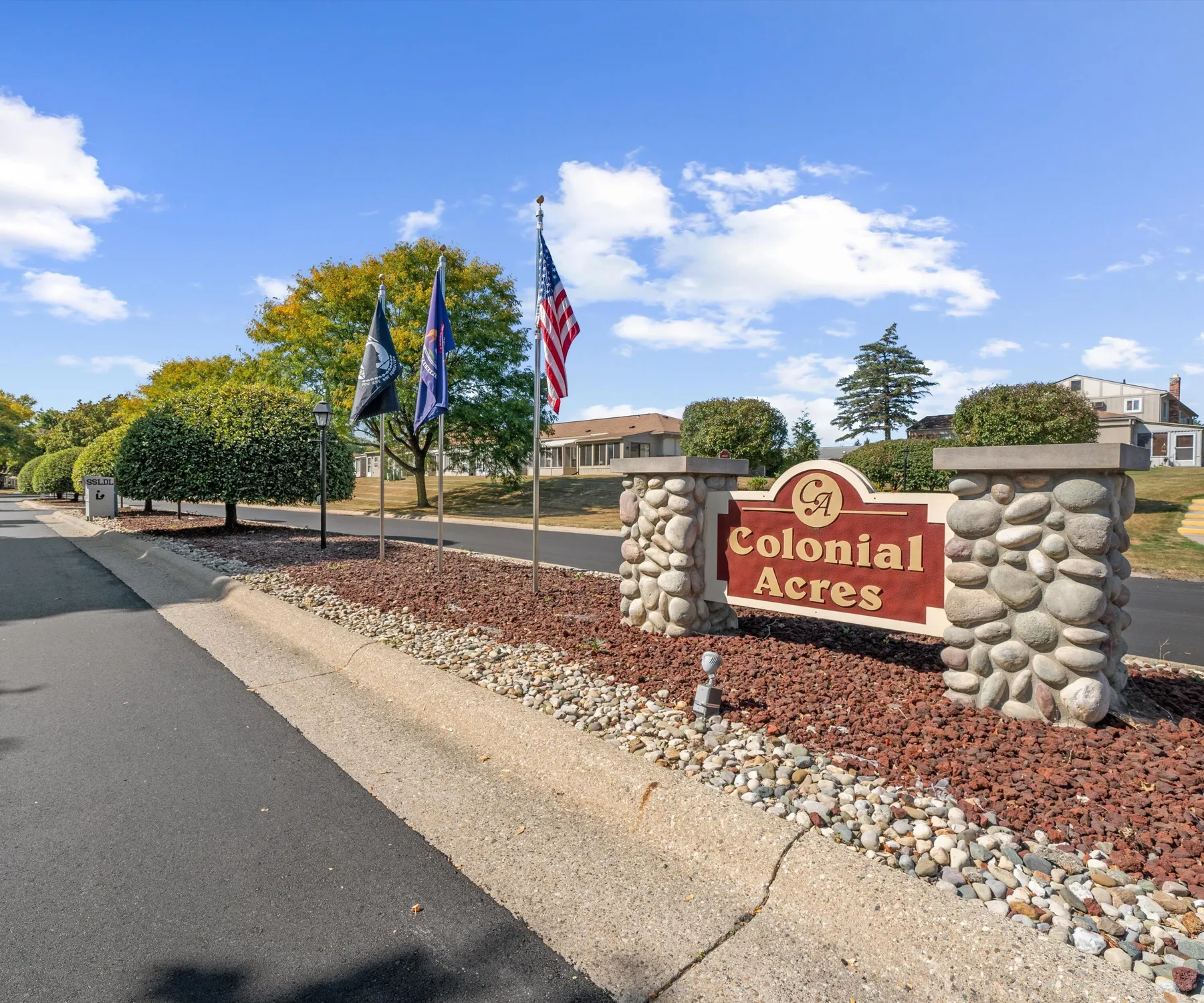 Property Slideshow image 2 of 32 | 61119 heritage blvd # 3, South Lyon, MI, 48178