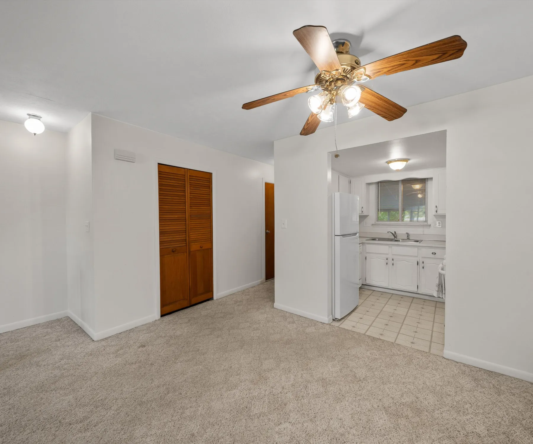 Property Slideshow image 5 of 32 | 61119 heritage blvd # 3, South Lyon, MI, 48178