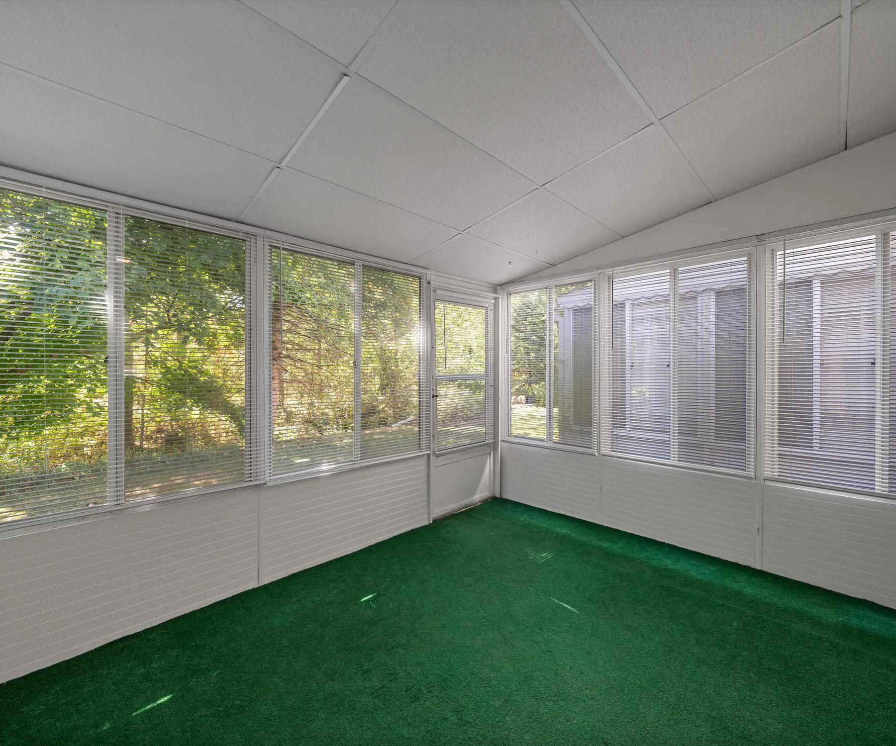 Property Slideshow image 12 of 32 | 61119 heritage blvd # 3, South Lyon, MI, 48178