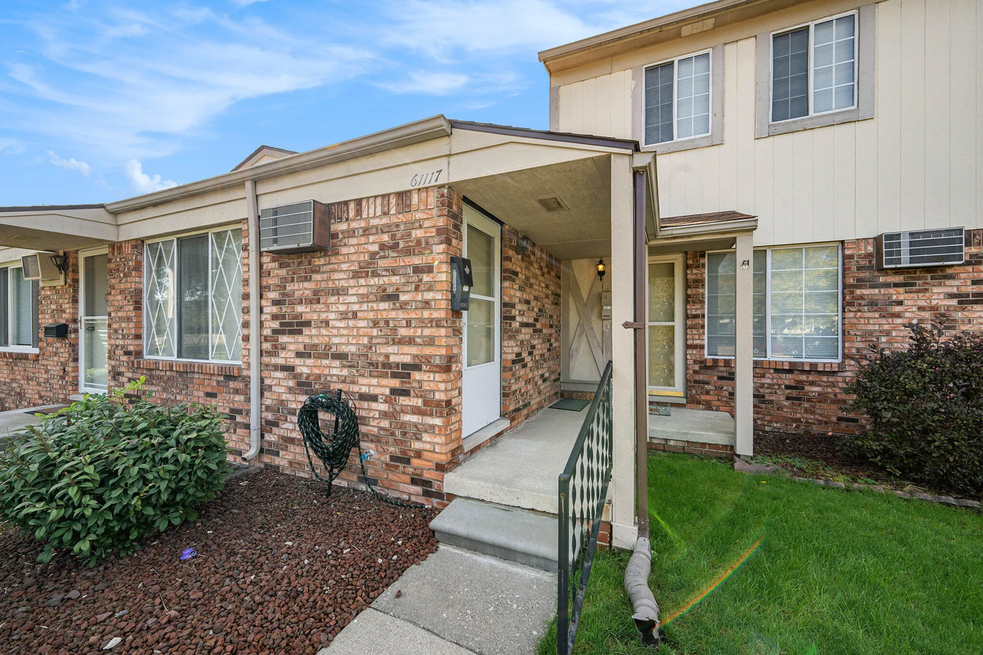 Property Slideshow image 2 of 17 | 61117 heritage blvd, South Lyon, MI, 48178