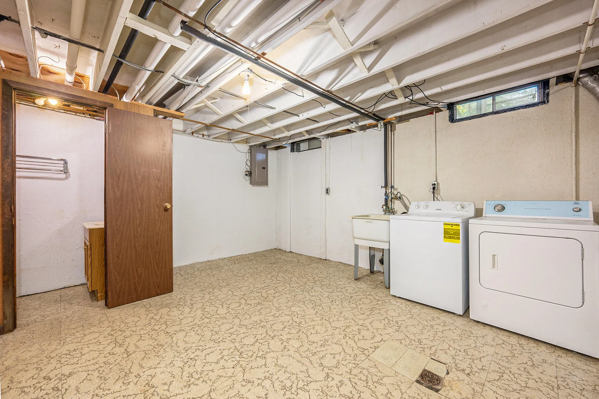 Property Slideshow image 15 of 17 | 61117 heritage blvd, South Lyon, MI, 48178