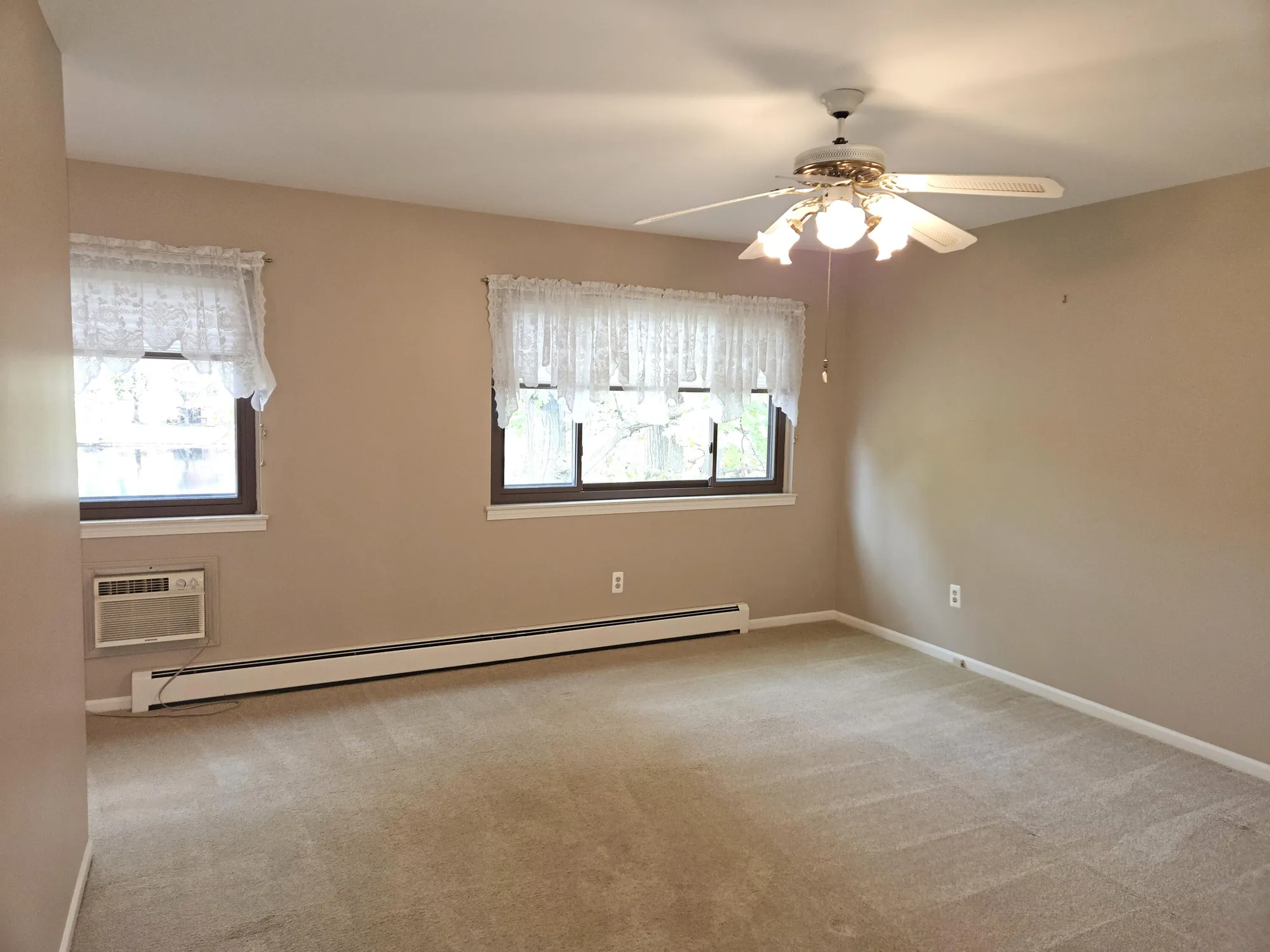 Property Slideshow image 14 of 29 | 25664 lexington dr unit 2, South Lyon, MI, 48178