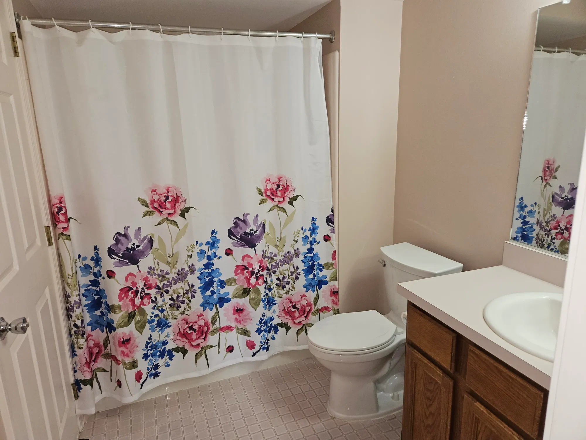 Property Slideshow image 11 of 29 | 25664 lexington dr unit 2, South Lyon, MI, 48178