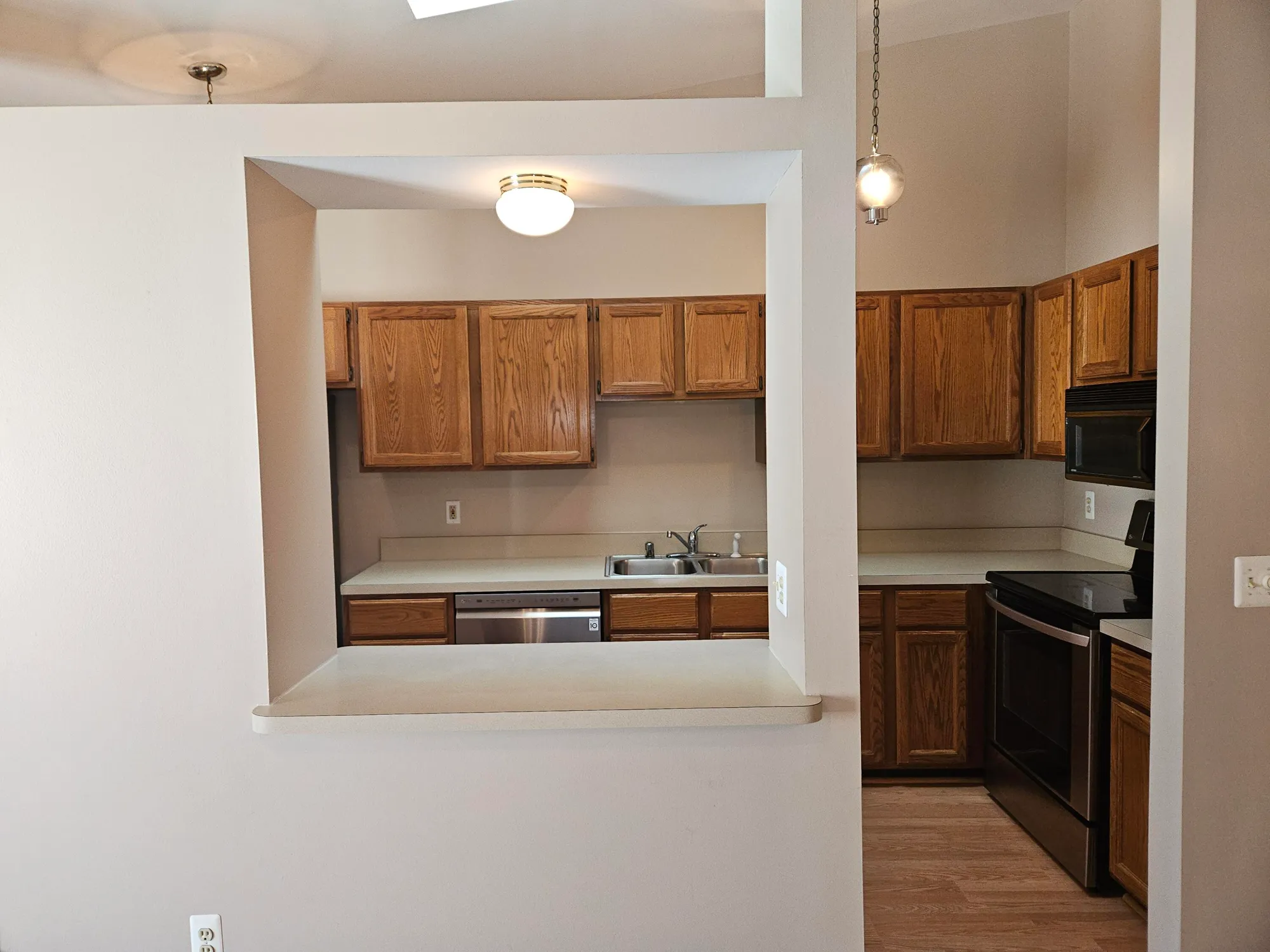 Property Slideshow image 5 of 29 | 25664 lexington dr unit 2, South Lyon, MI, 48178