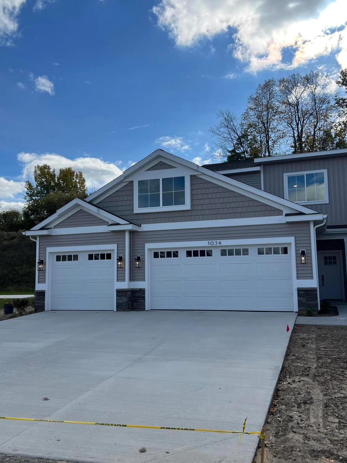 Property Slideshow image 1 of 12 | 1034 castlebay way # 16, Hudsonville, MI, 49426