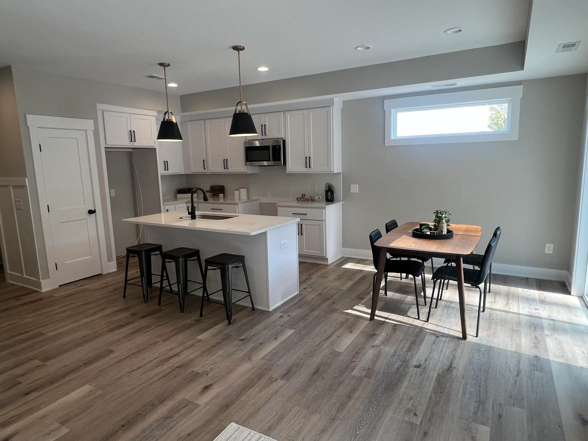 Property Slideshow image 5 of 12 | 1034 castlebay way # 16, Hudsonville, MI, 49426