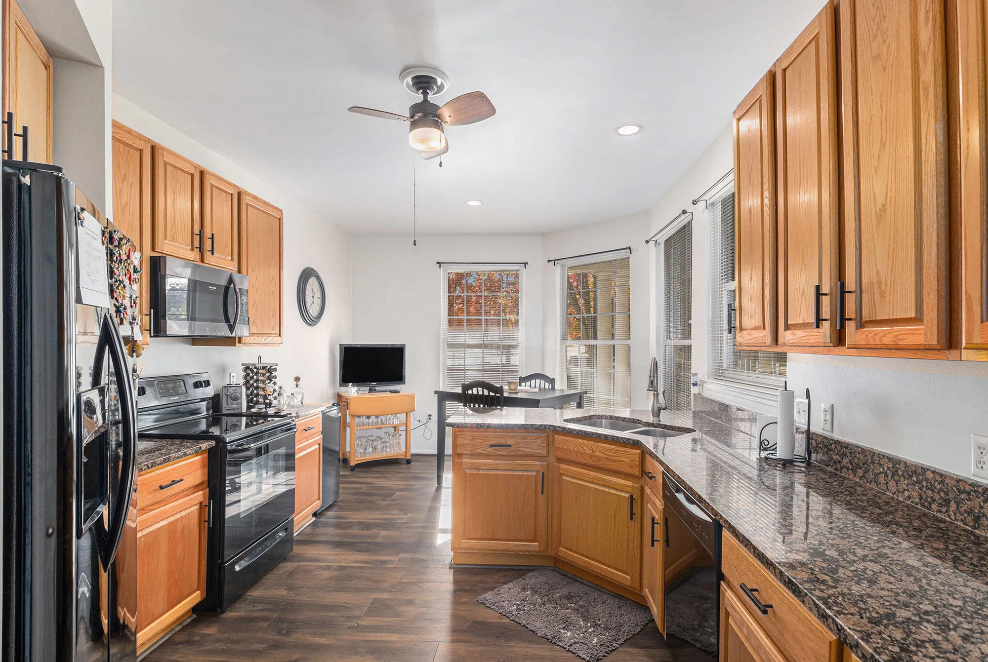 Property Slideshow image 6 of 29 | 3640 camden ct, Auburn Hills, MI, 48326