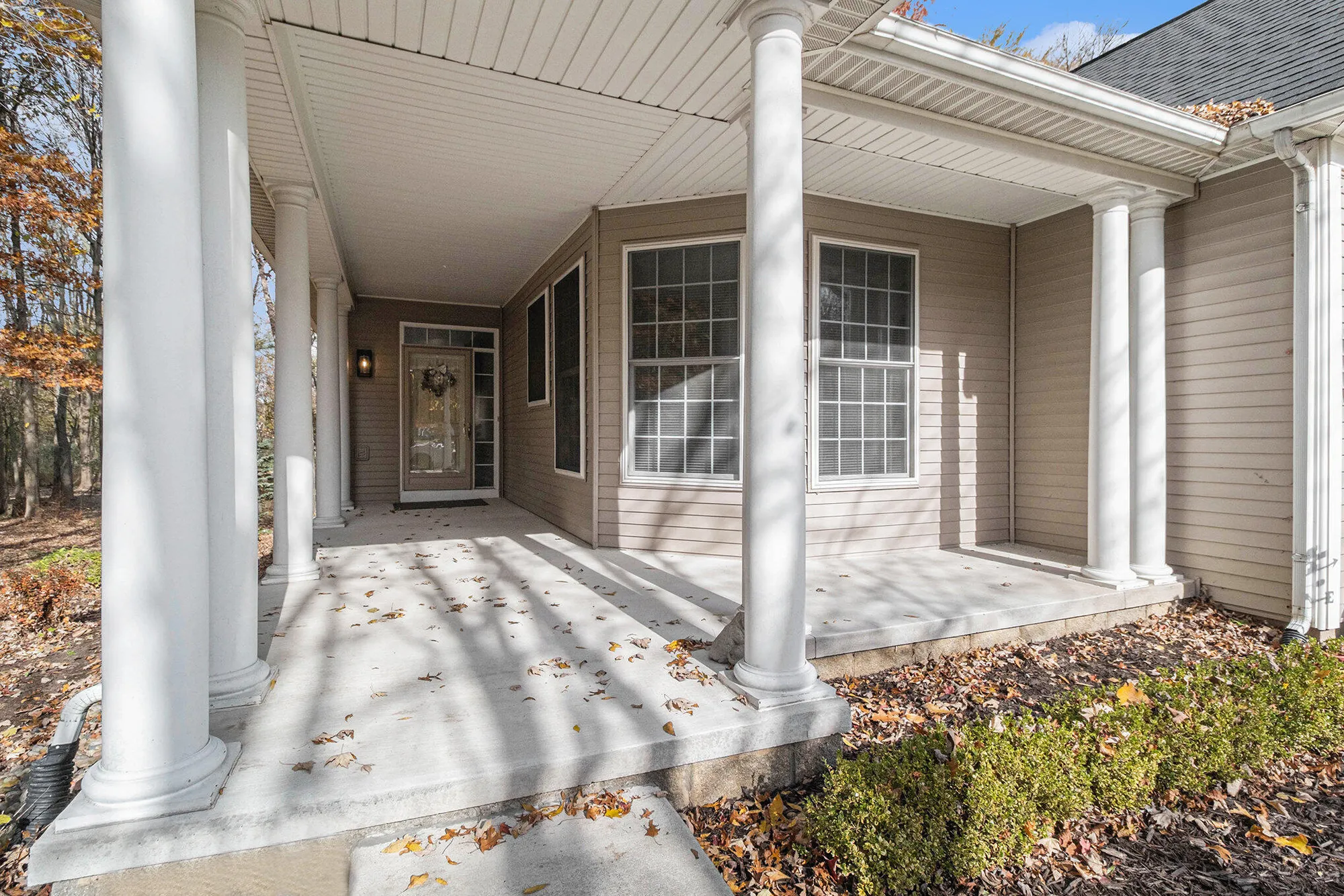 Property Slideshow image 4 of 29 | 3640 camden ct, Auburn Hills, MI, 48326